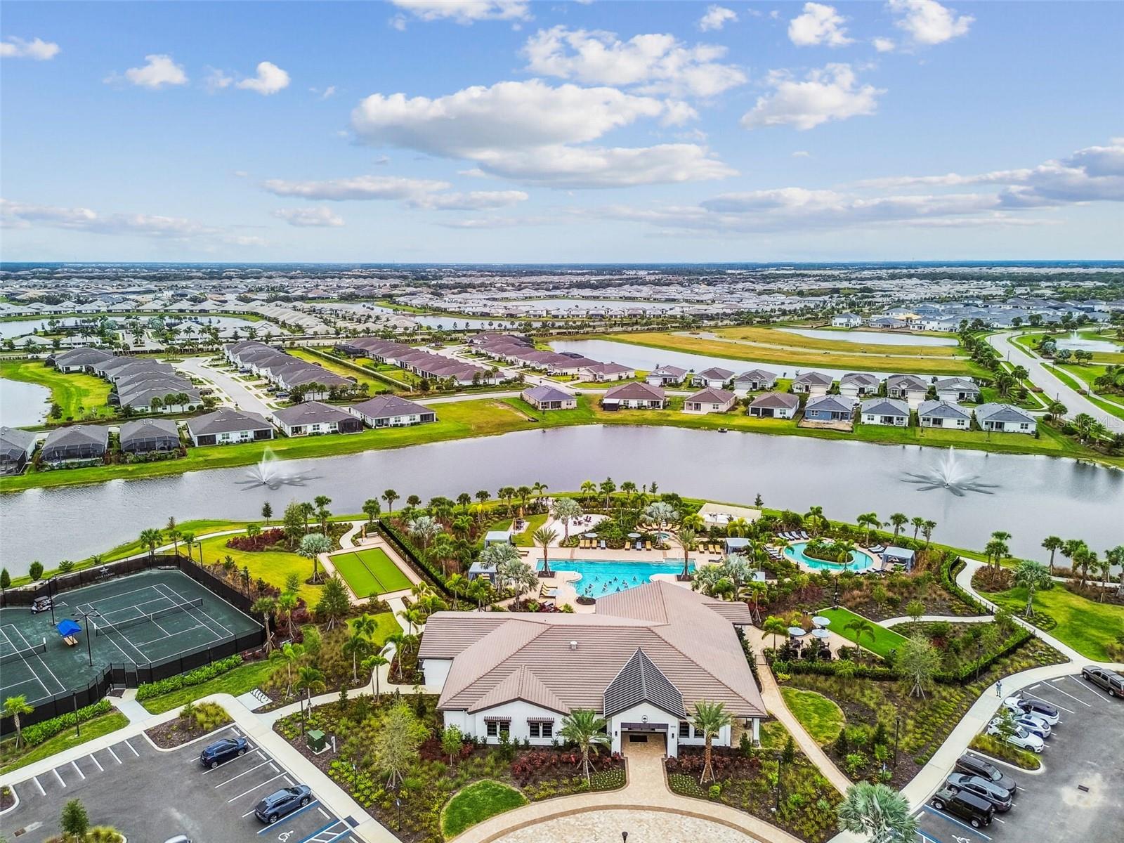 STAR FARMS AT LAKEWOOD RANCH - Residential