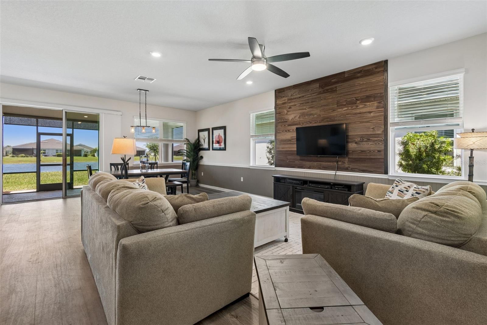 STAR FARMS AT LAKEWOOD RANCH - Residential