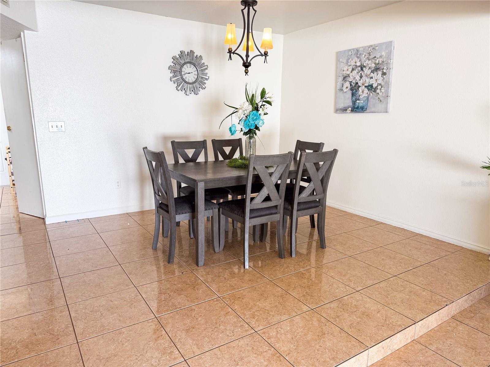 ISLAND CLUB WEST PH 02 - Residential
