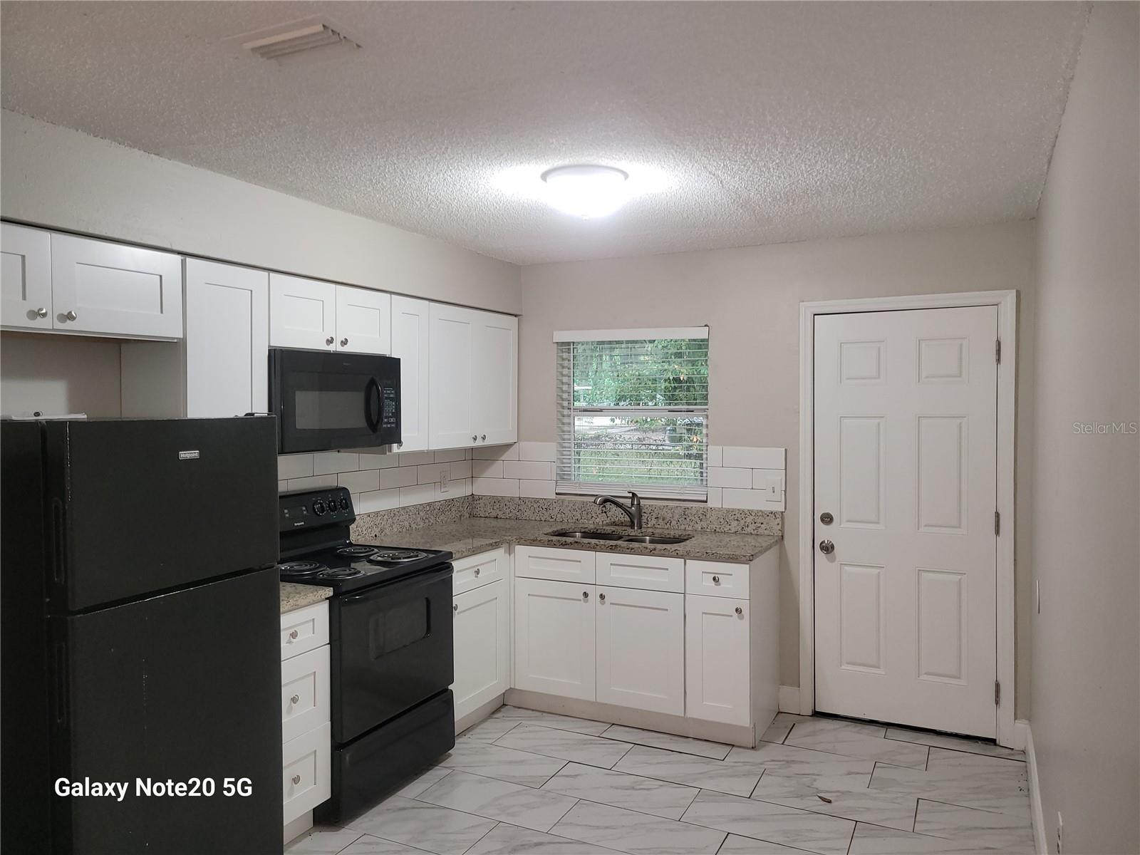 ACREAGE & UNREC - Residential Lease