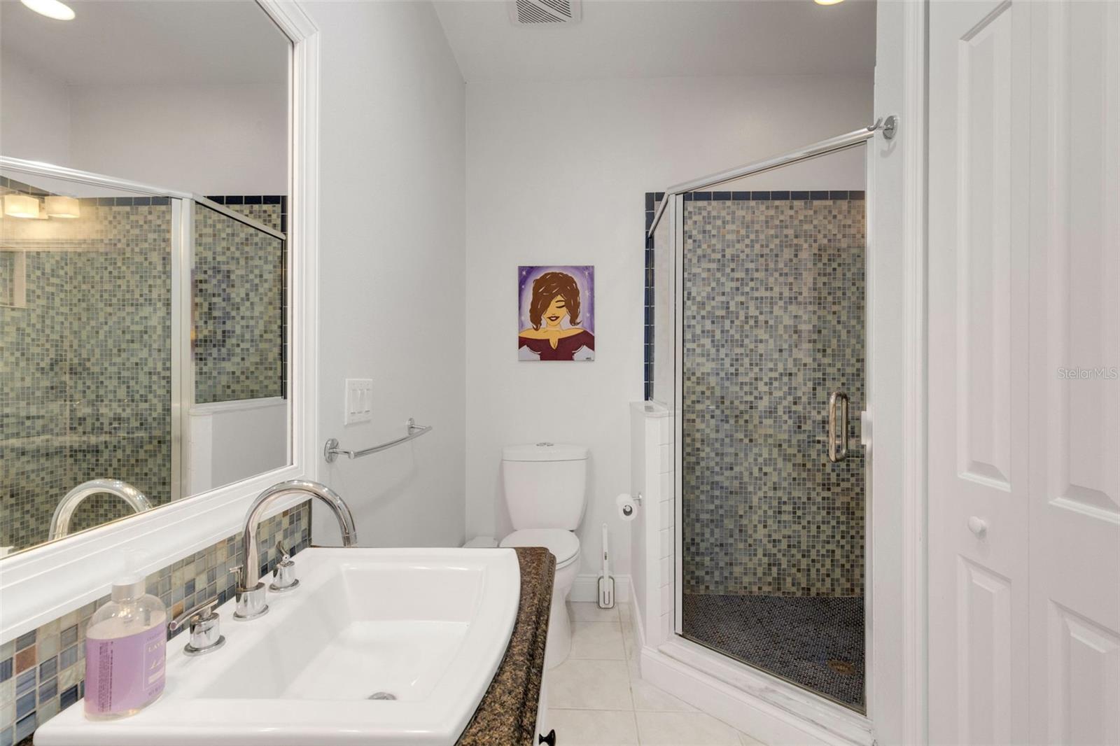 THOMAS TWNHMS - Residential