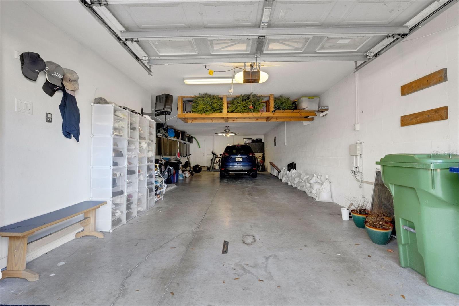 THOMAS TWNHMS - Residential