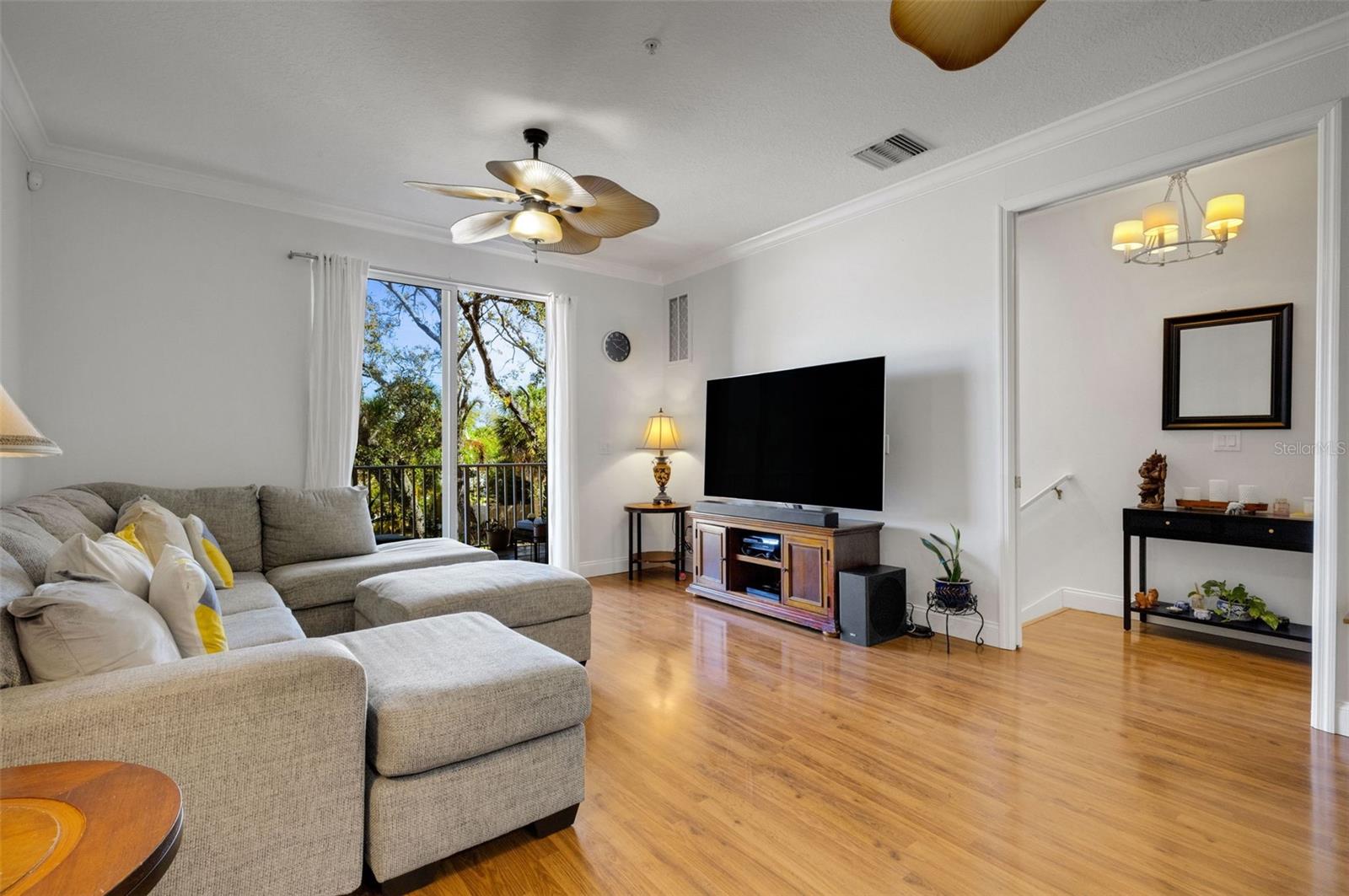 THOMAS TWNHMS - Residential