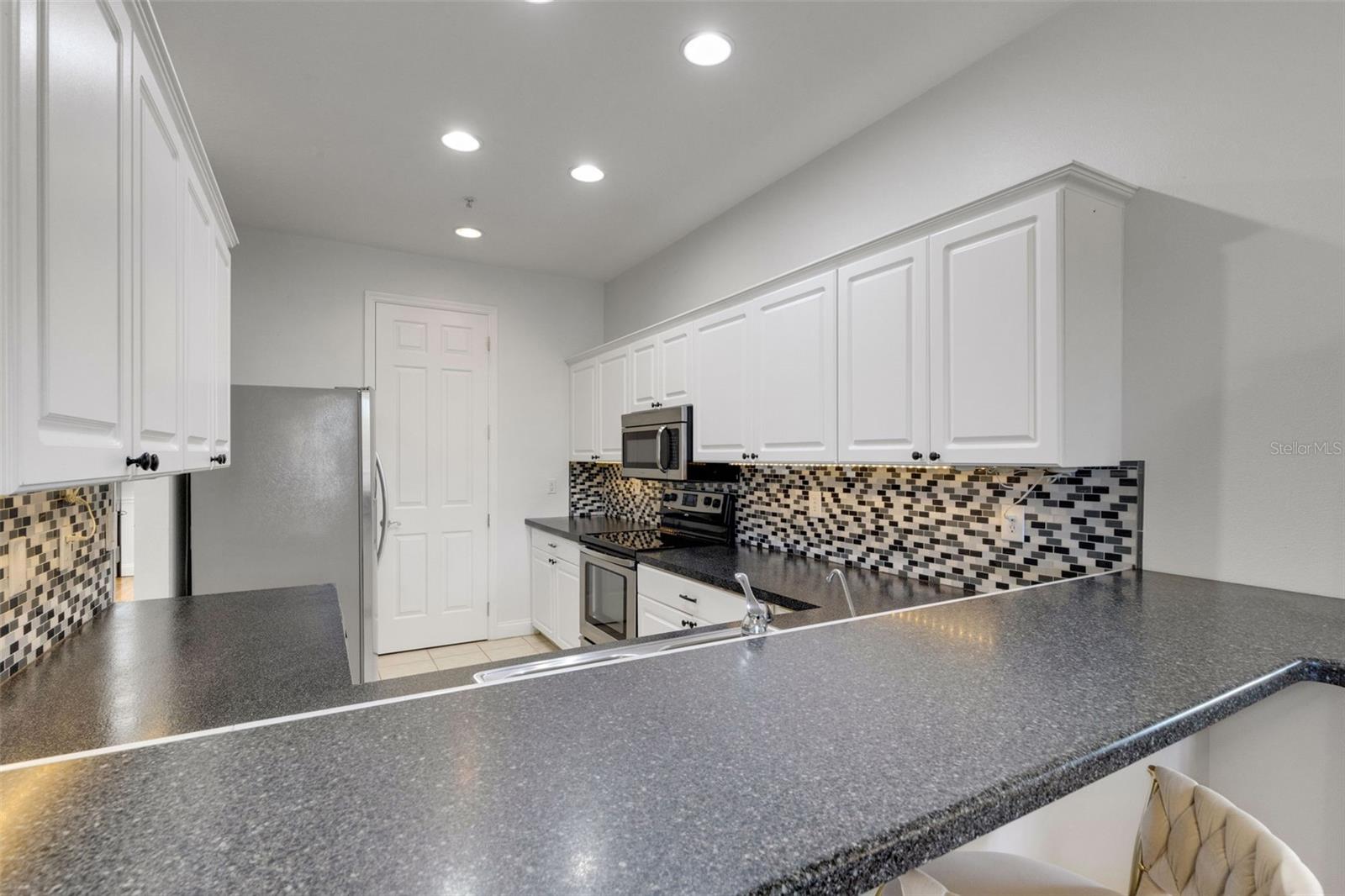 THOMAS TWNHMS - Residential