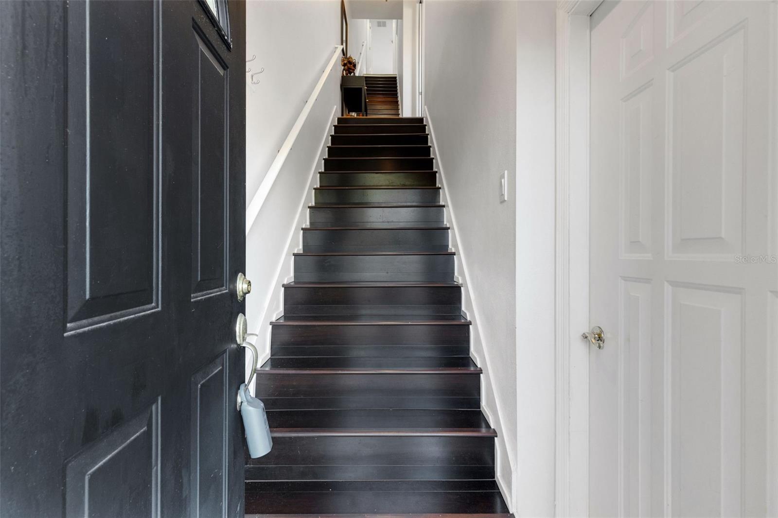 THOMAS TWNHMS - Residential