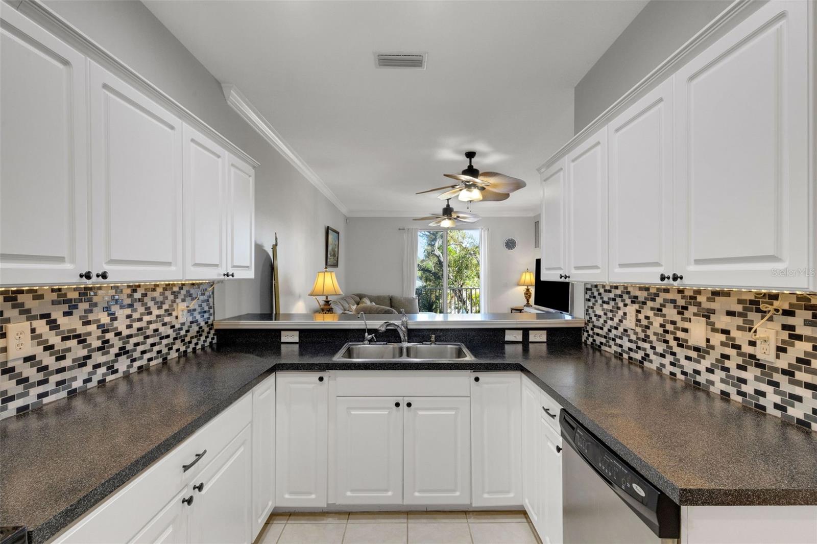 THOMAS TWNHMS - Residential