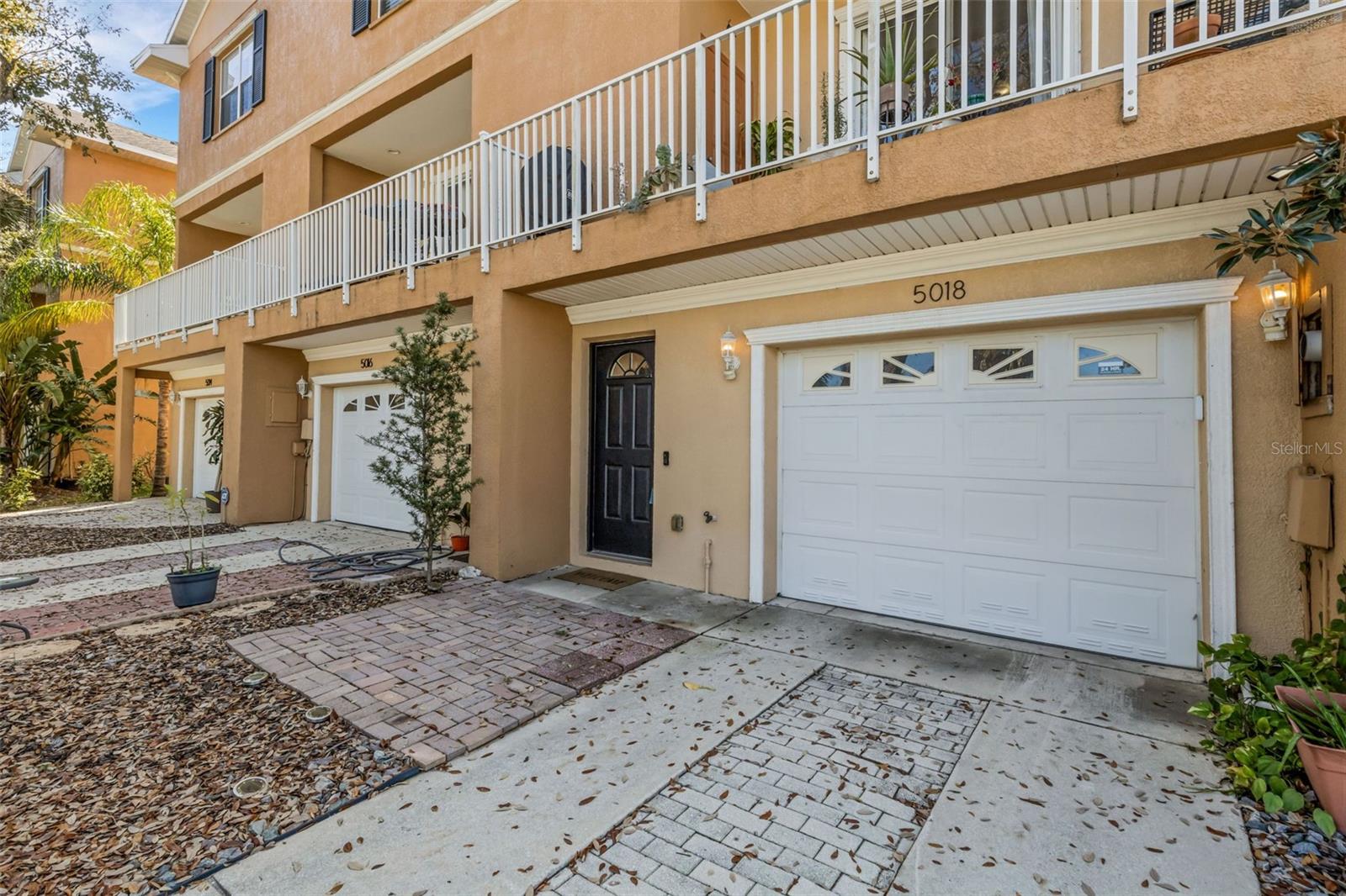 THOMAS TWNHMS - Residential