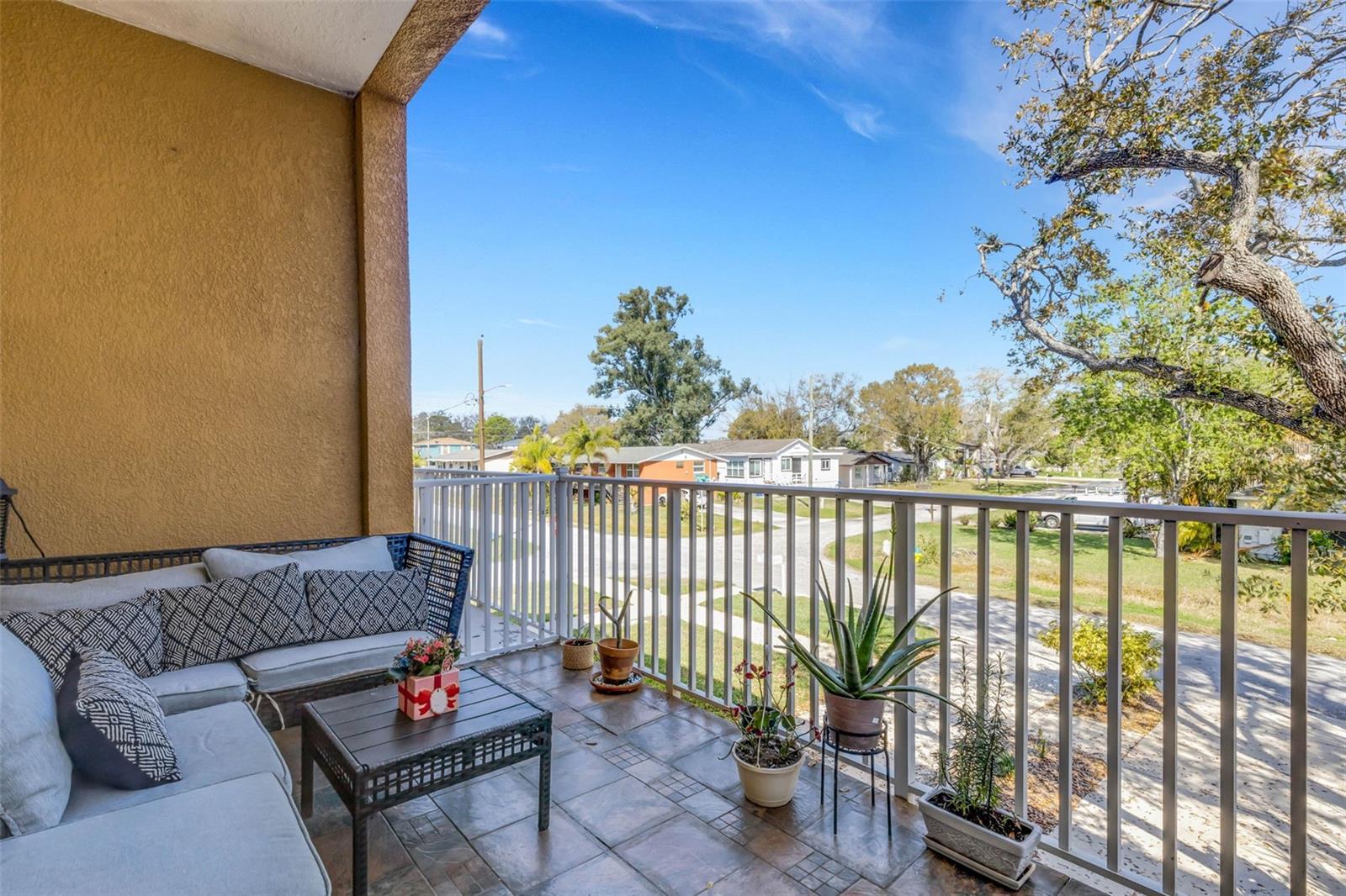 THOMAS TWNHMS - Residential