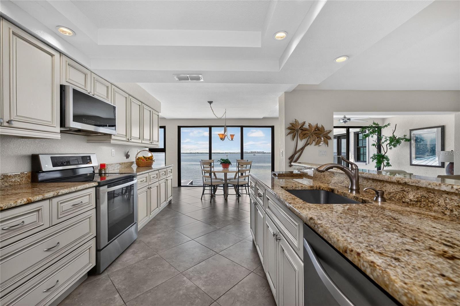CHAMPAGNE ESTATES CONDO - Residential