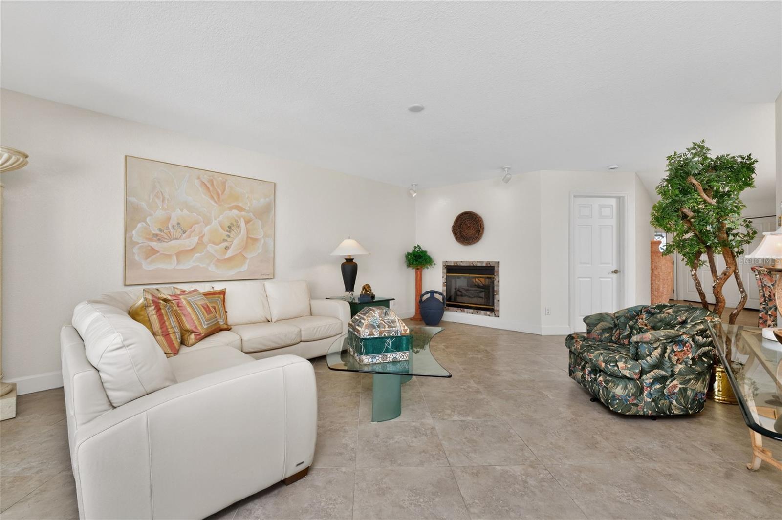 CHAMPAGNE ESTATES CONDO - Residential