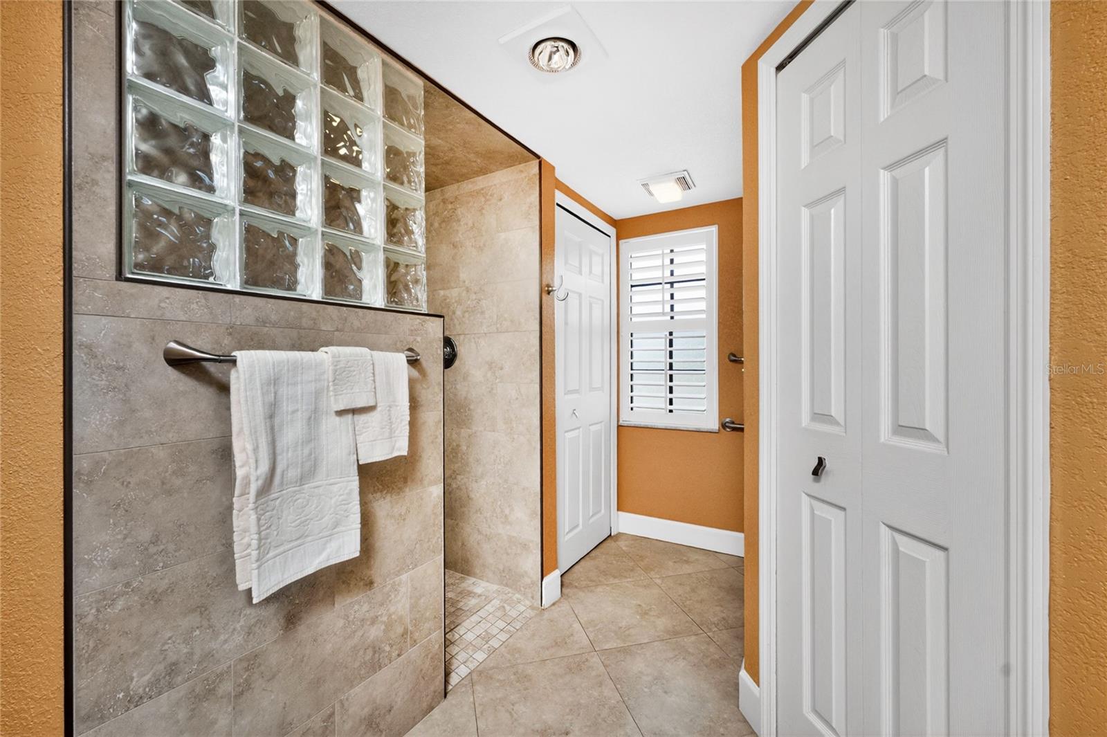 CHAMPAGNE ESTATES CONDO - Residential
