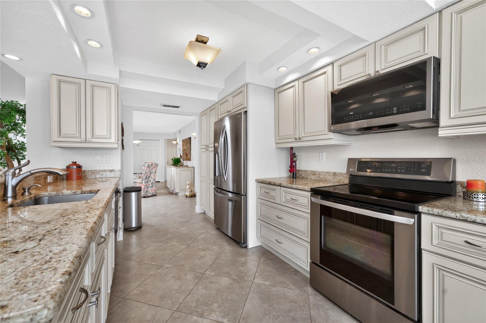 CHAMPAGNE ESTATES CONDO - Residential