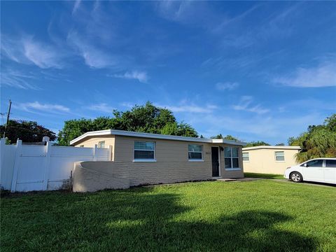 A home in SEMINOLE