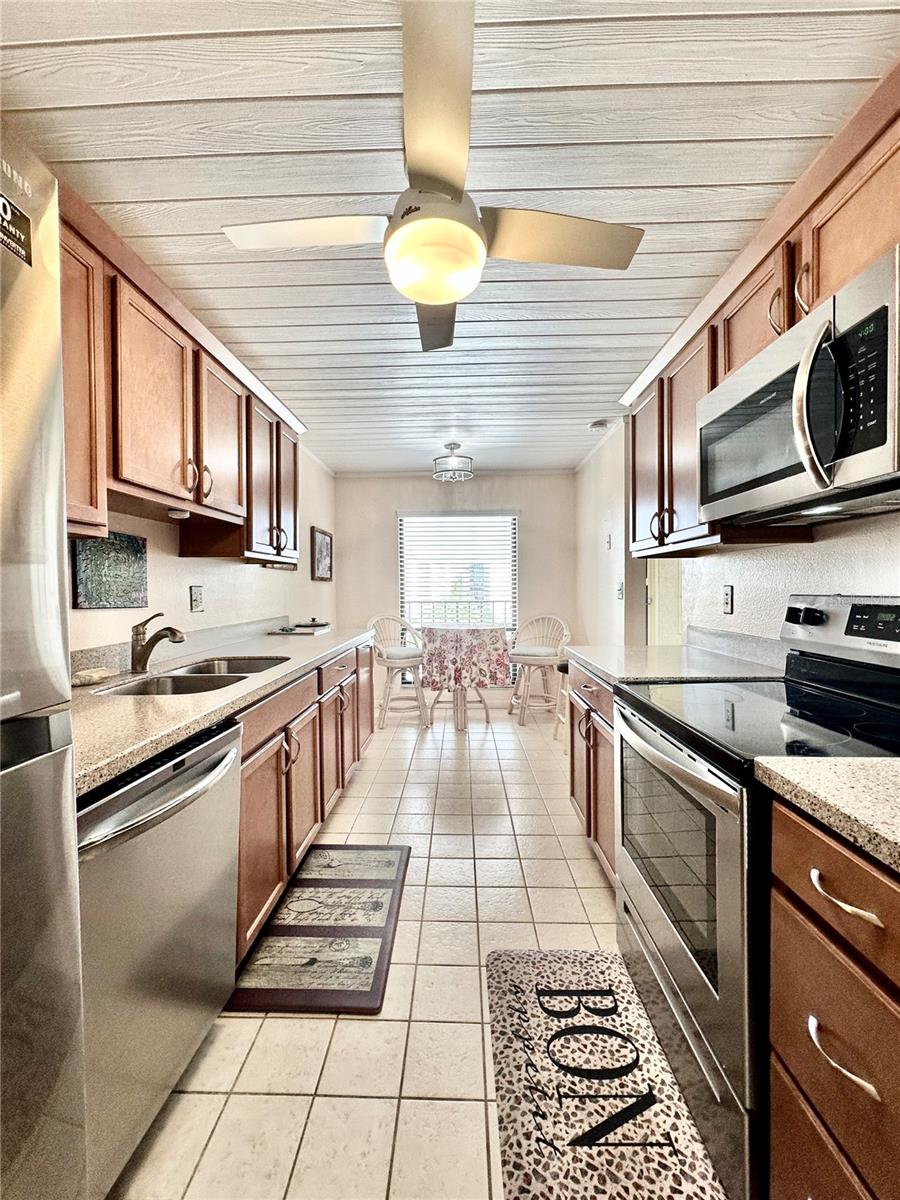 COVE CAY VILLAGE IV - Residential