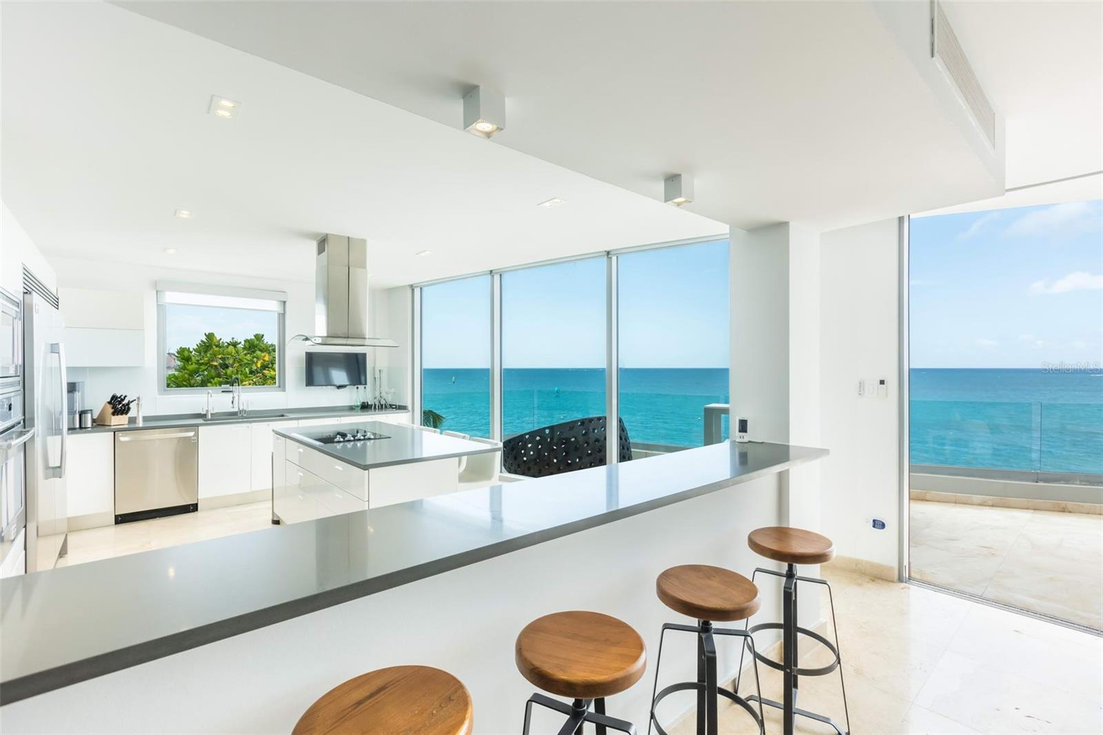 AZURE BEACH - Residential