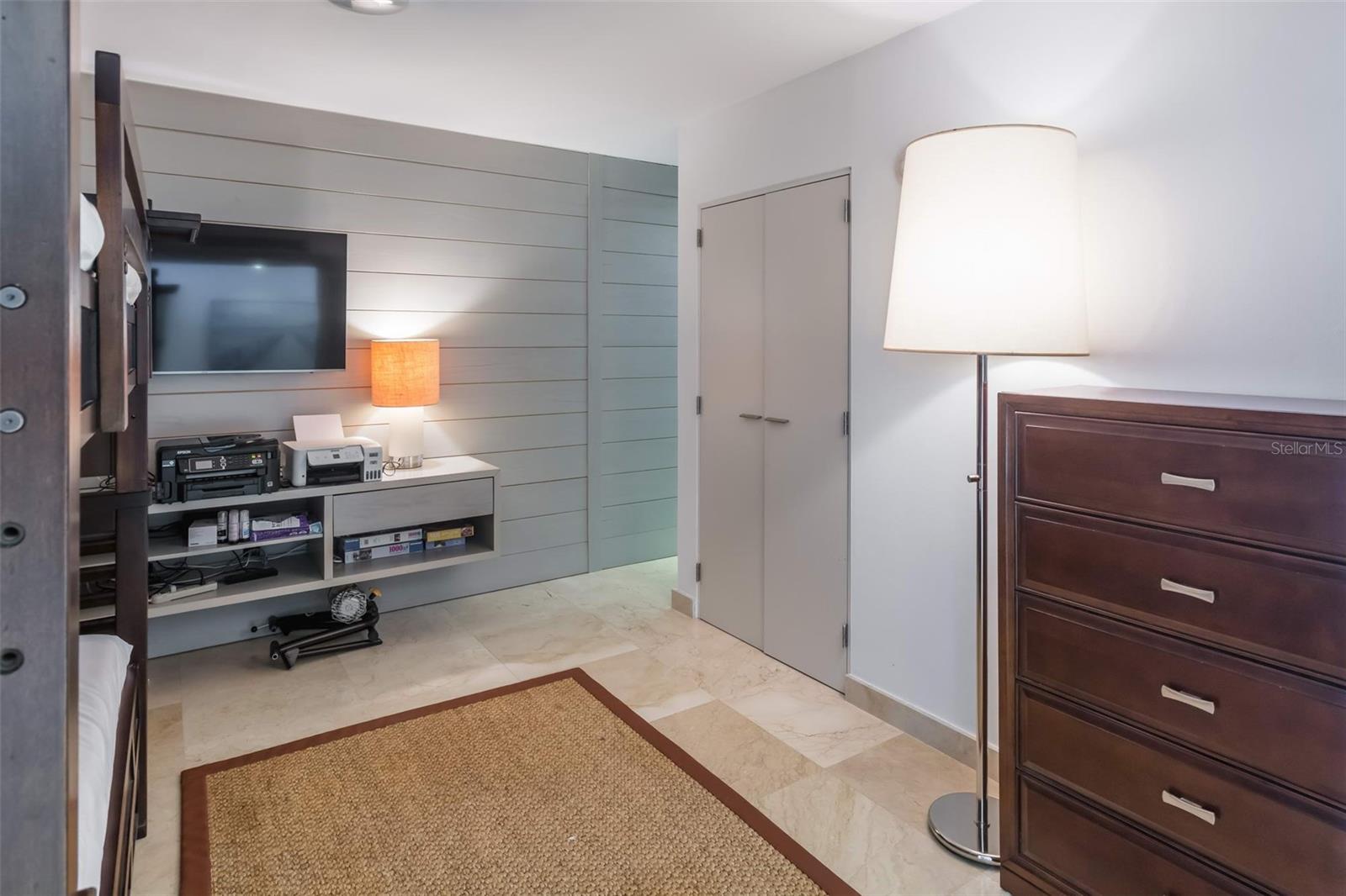 AZURE BEACH - Residential