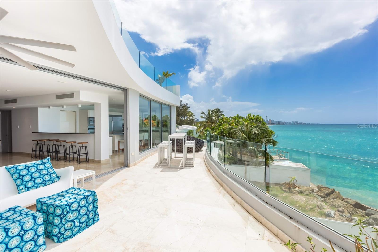 AZURE BEACH - Residential