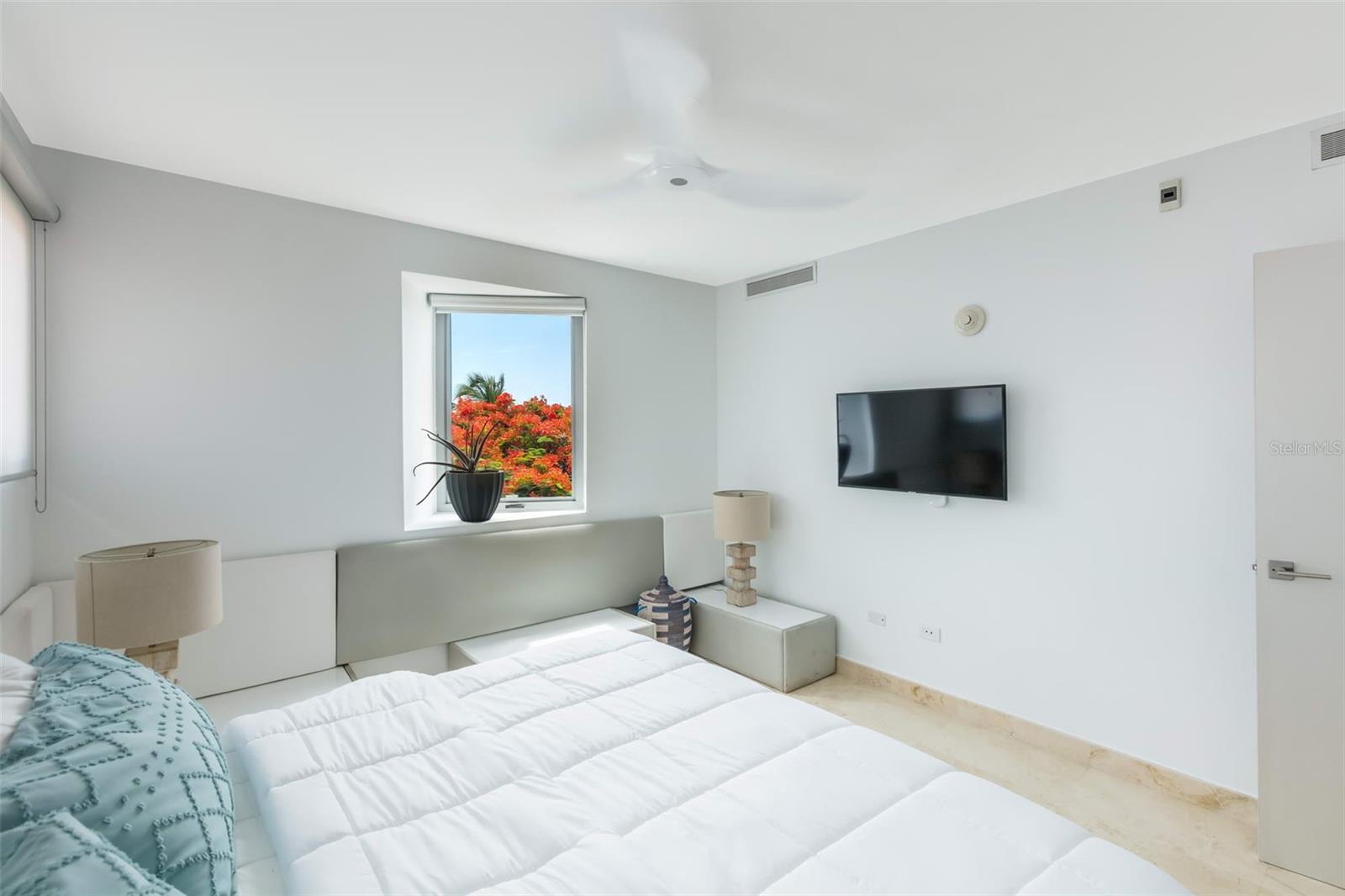 AZURE BEACH - Residential