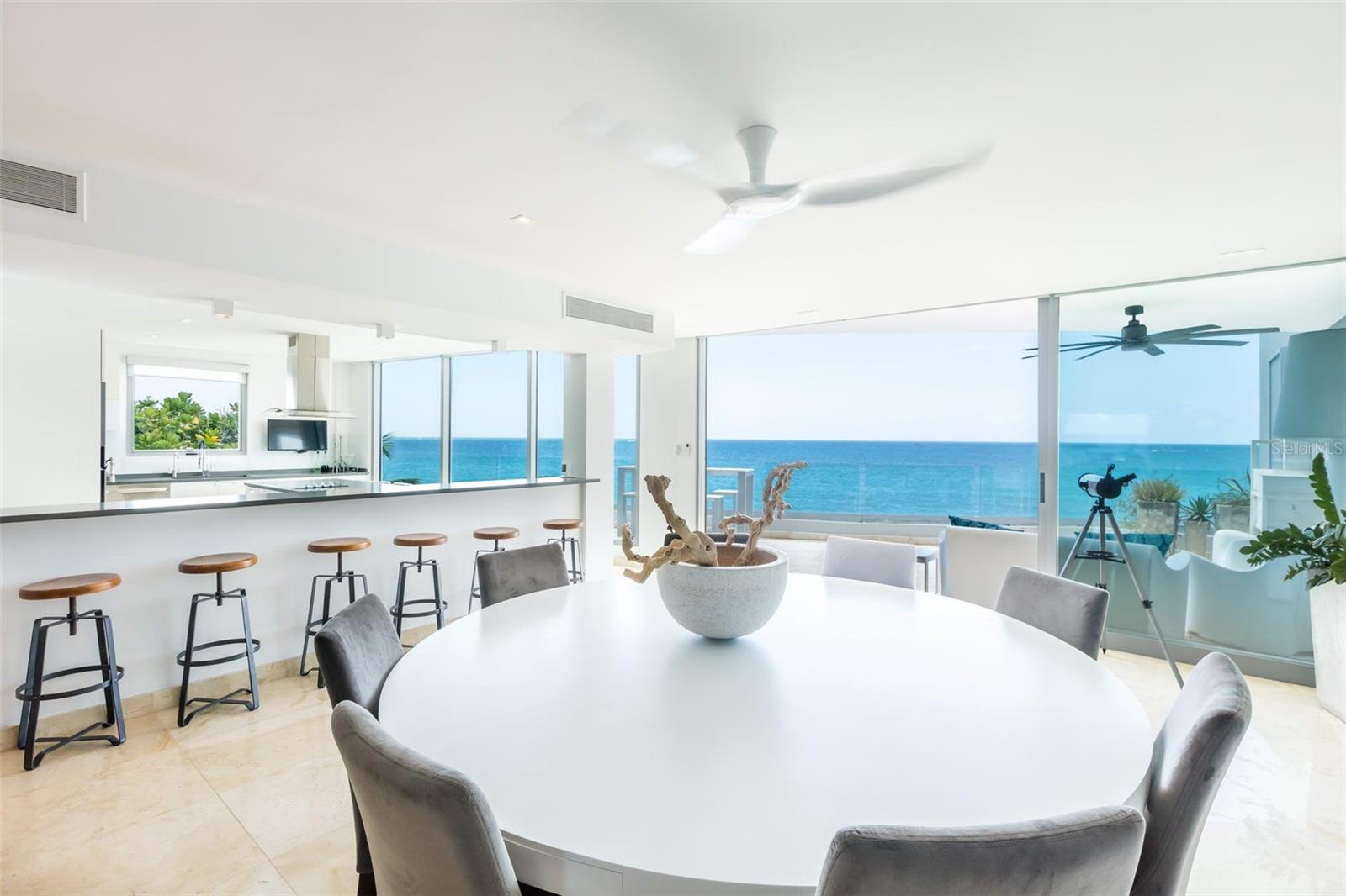 AZURE BEACH - Residential