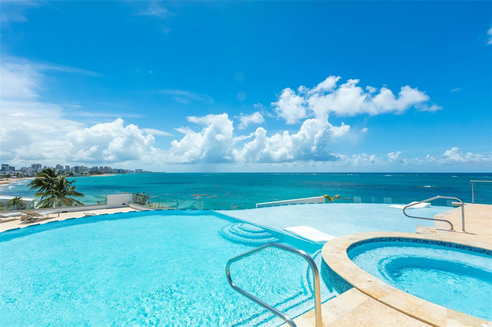 AZURE BEACH - Residential