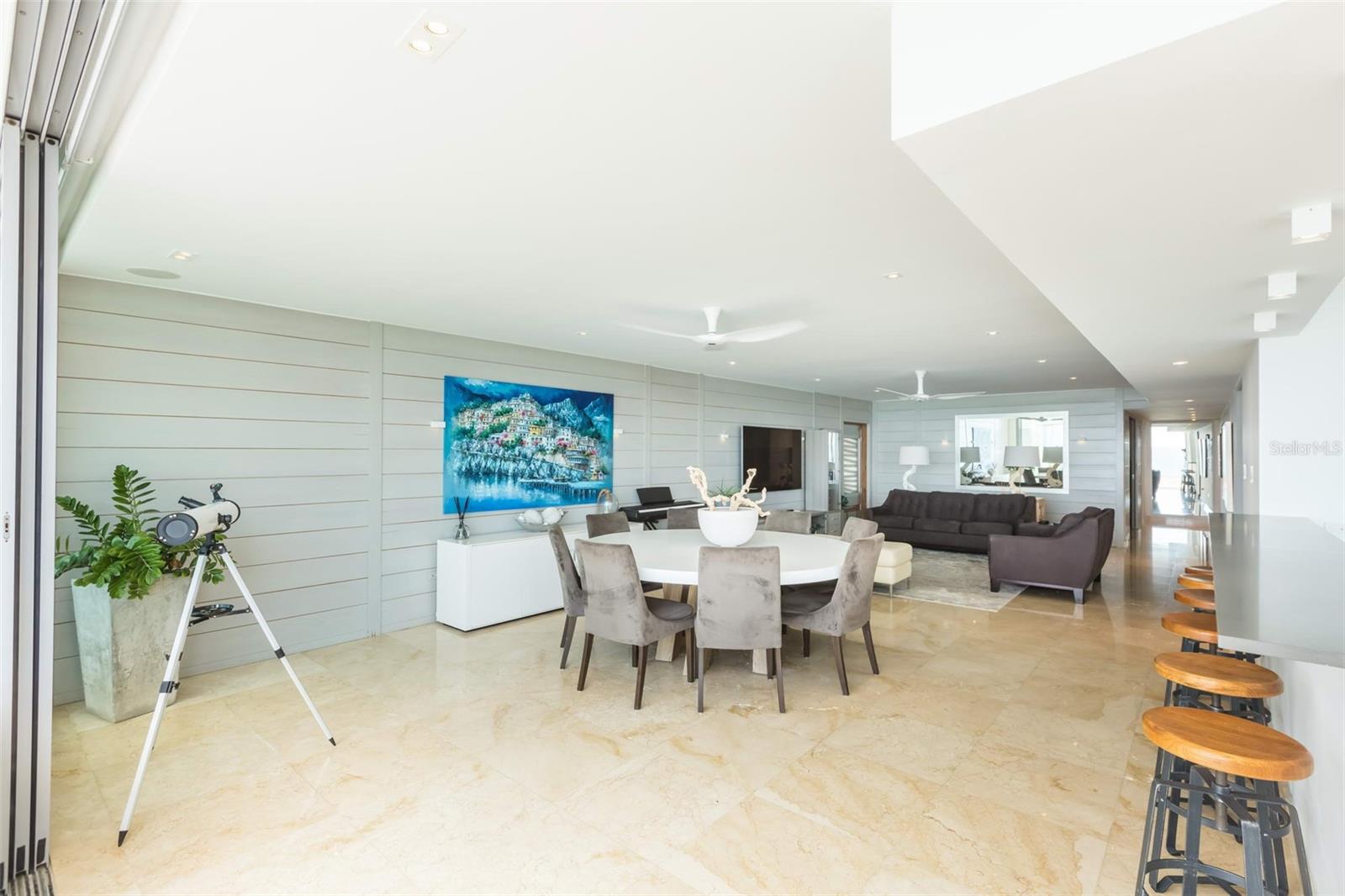 AZURE BEACH - Residential