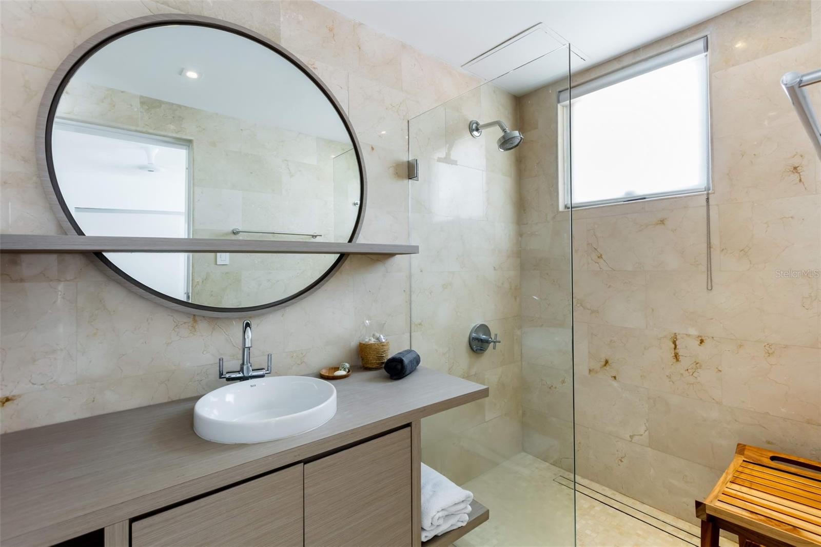 AZURE BEACH - Residential