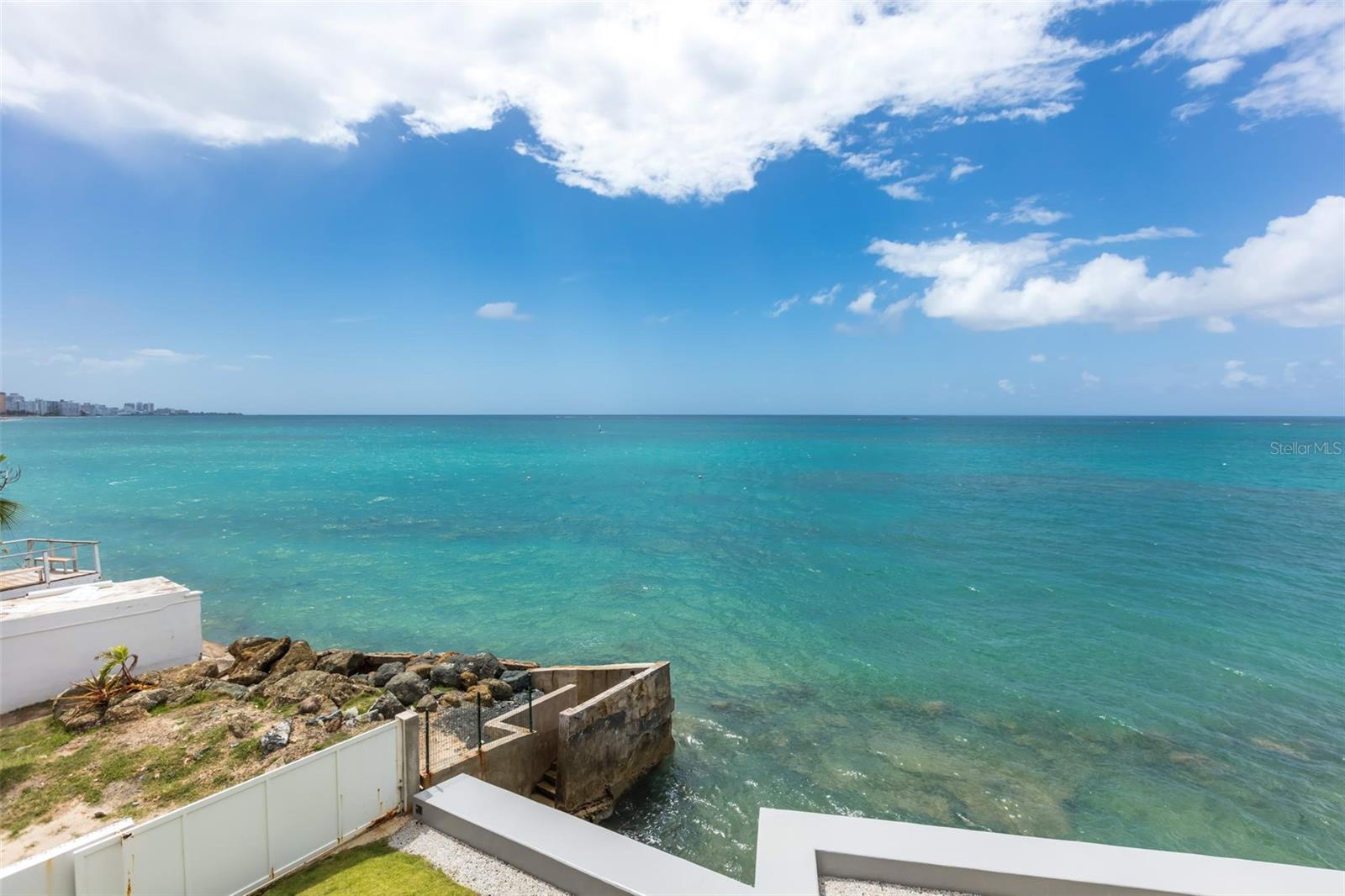 AZURE BEACH - Residential