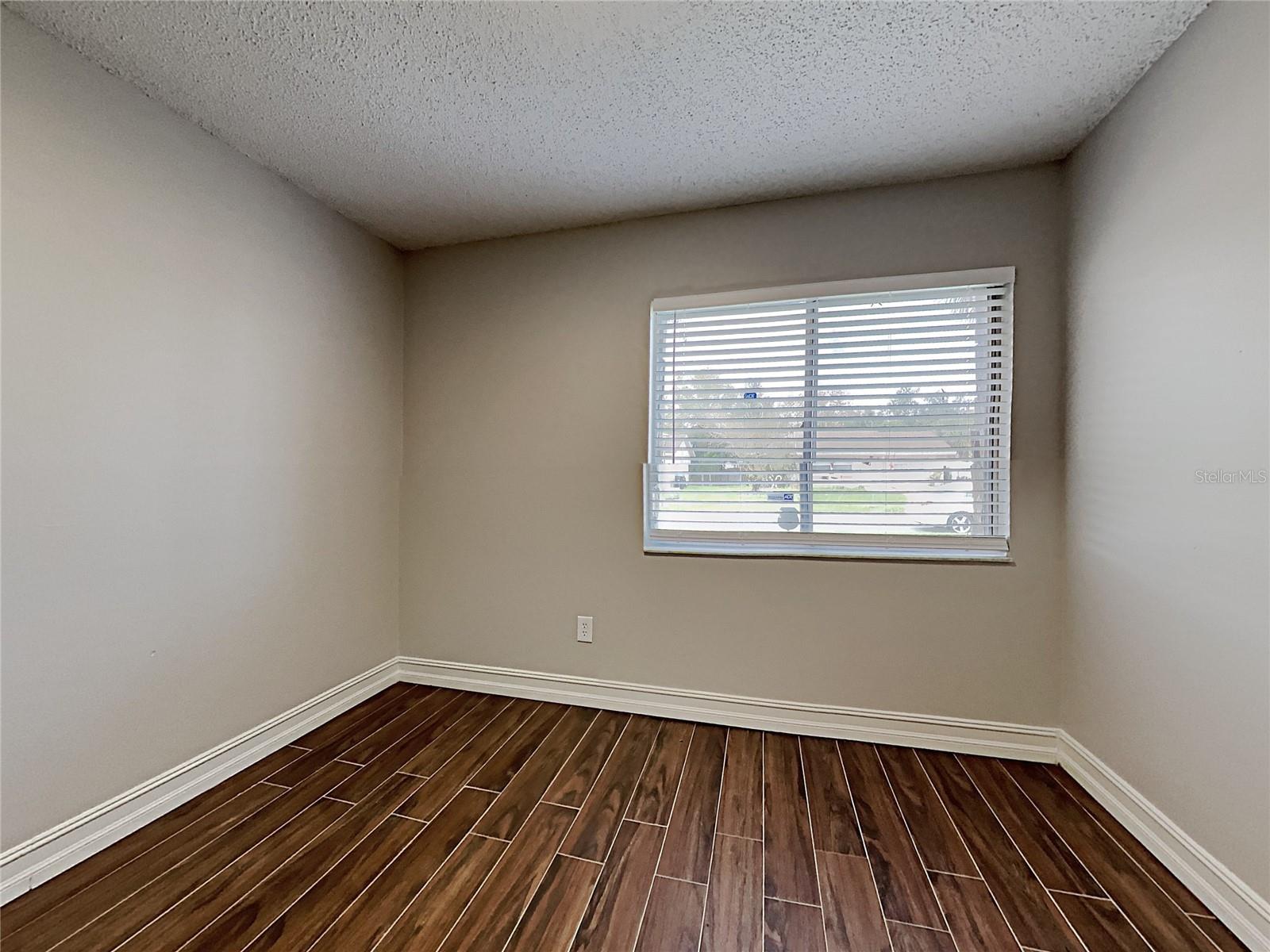 SKY LAKE SOUTH - Residential