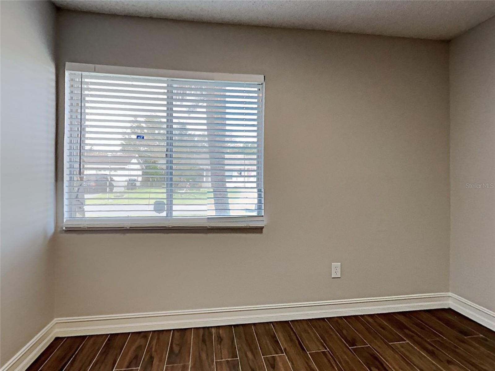 SKY LAKE SOUTH - Residential