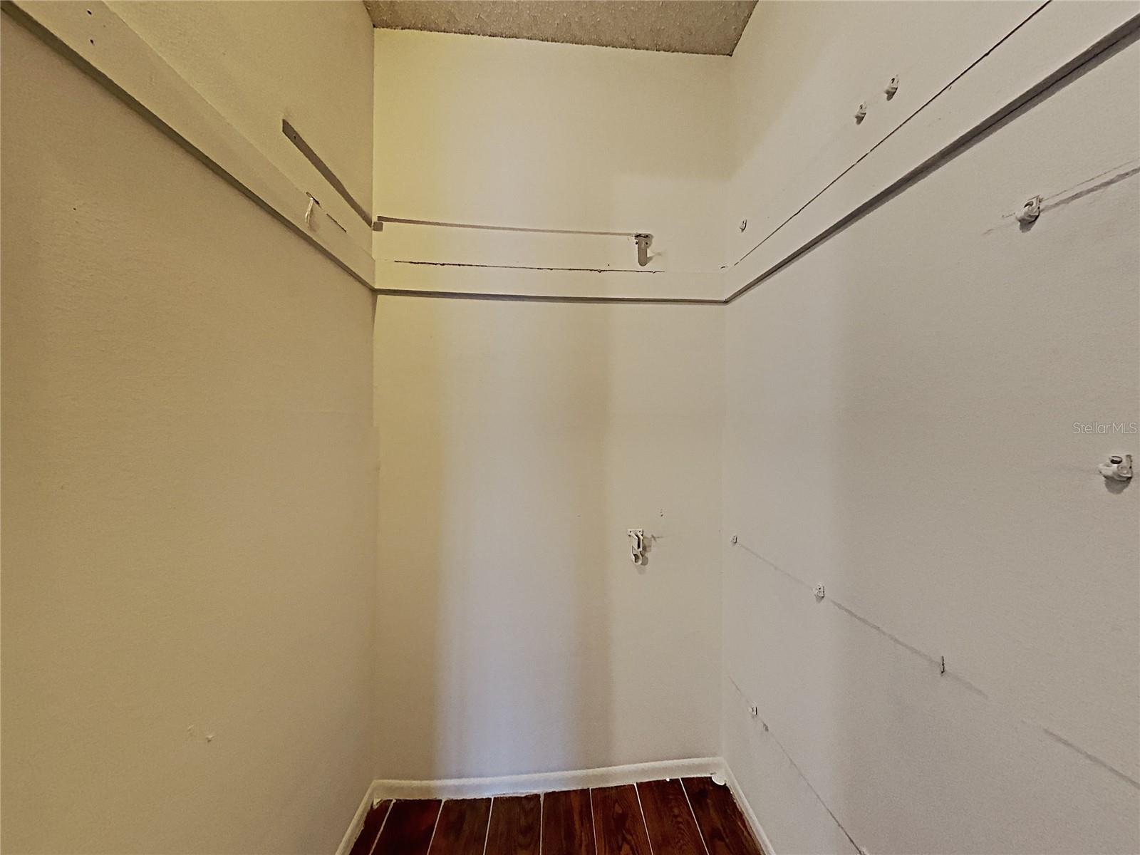 SKY LAKE SOUTH - Residential