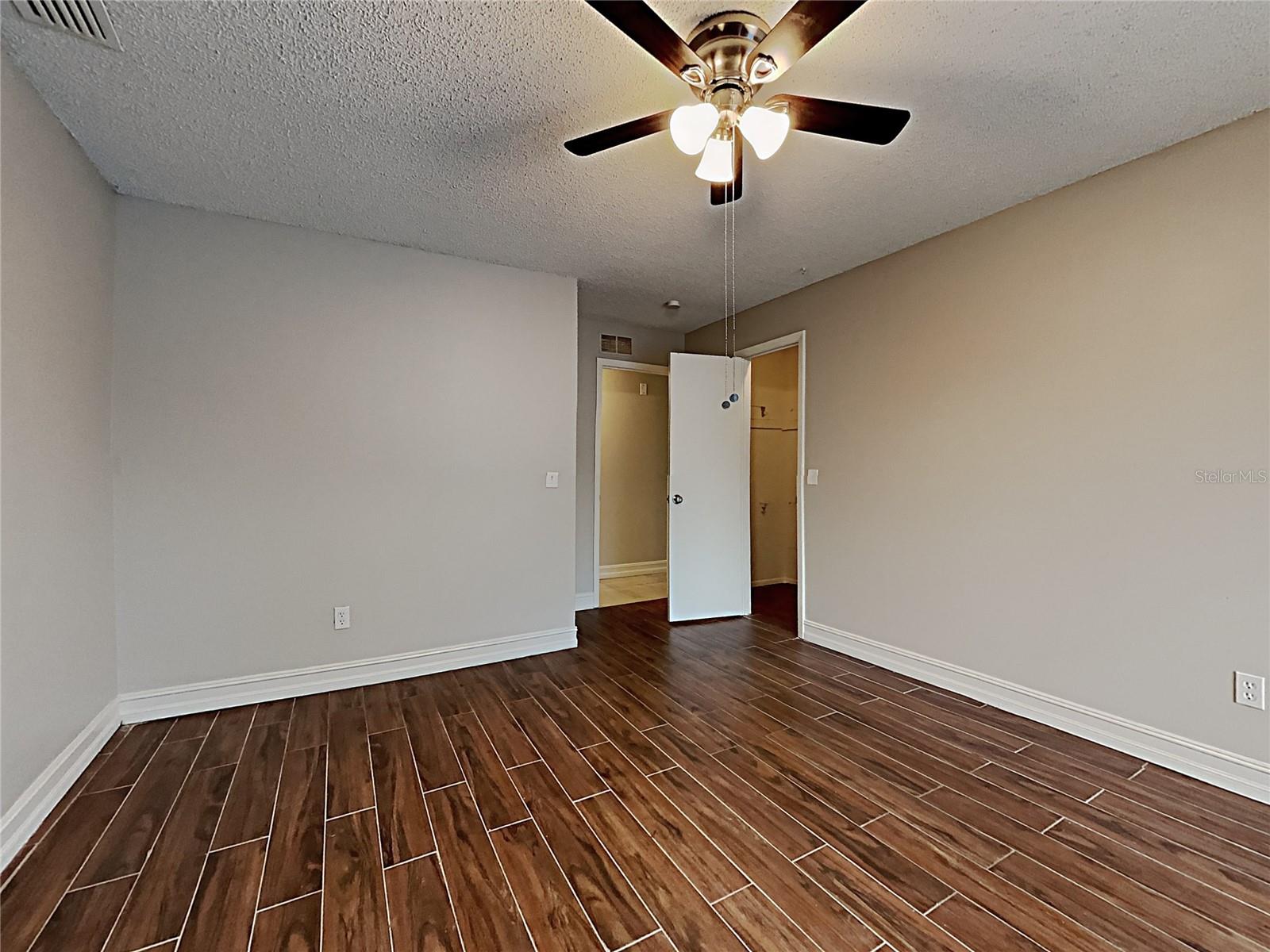 SKY LAKE SOUTH - Residential