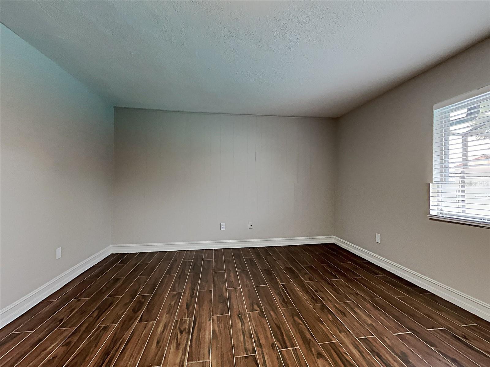 SKY LAKE SOUTH - Residential