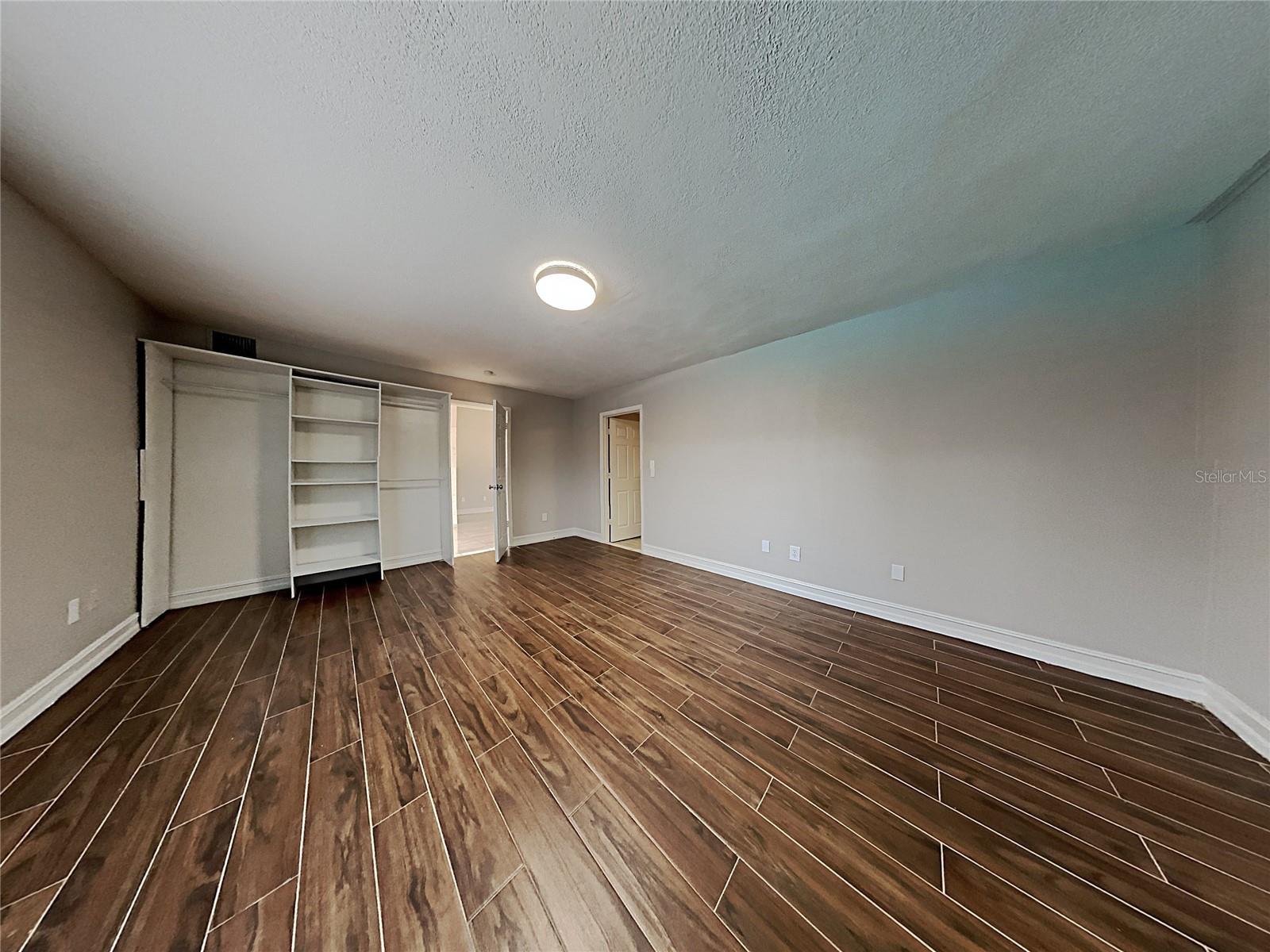 SKY LAKE SOUTH - Residential