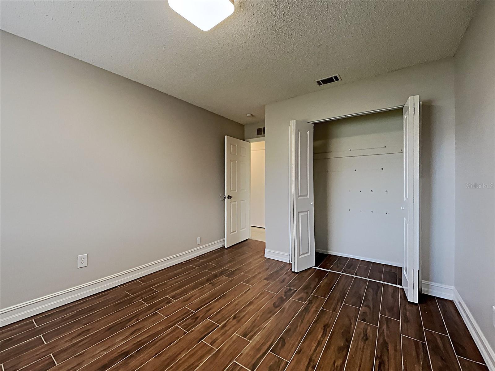 SKY LAKE SOUTH - Residential