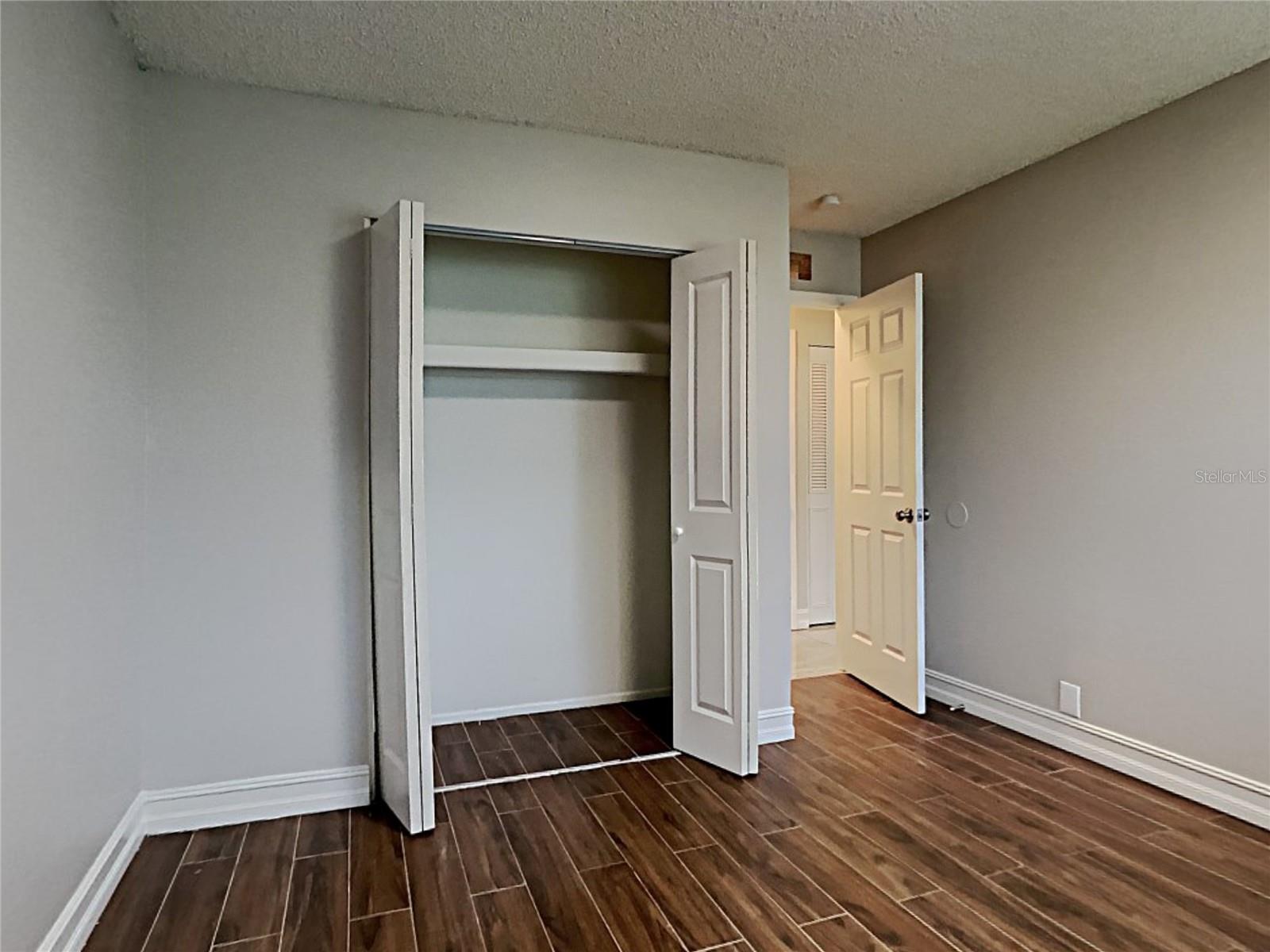 SKY LAKE SOUTH - Residential