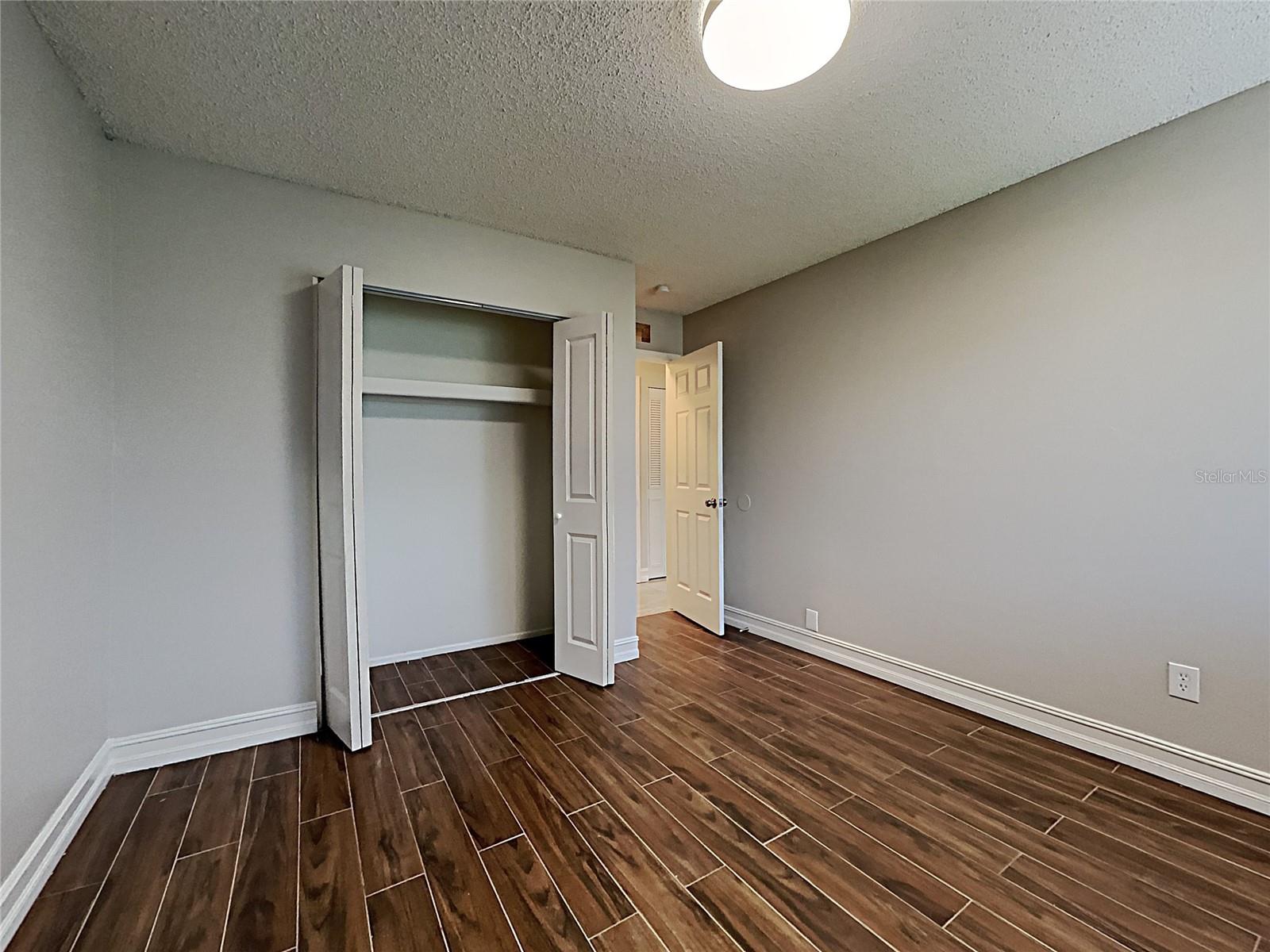 SKY LAKE SOUTH - Residential