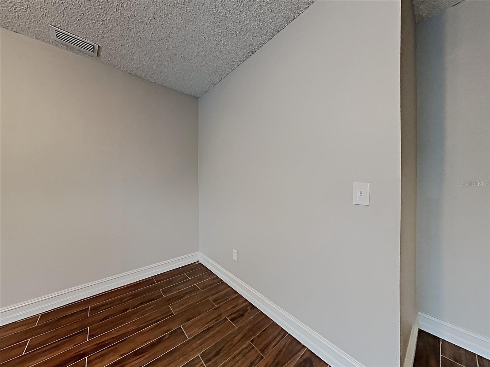 SKY LAKE SOUTH - Residential