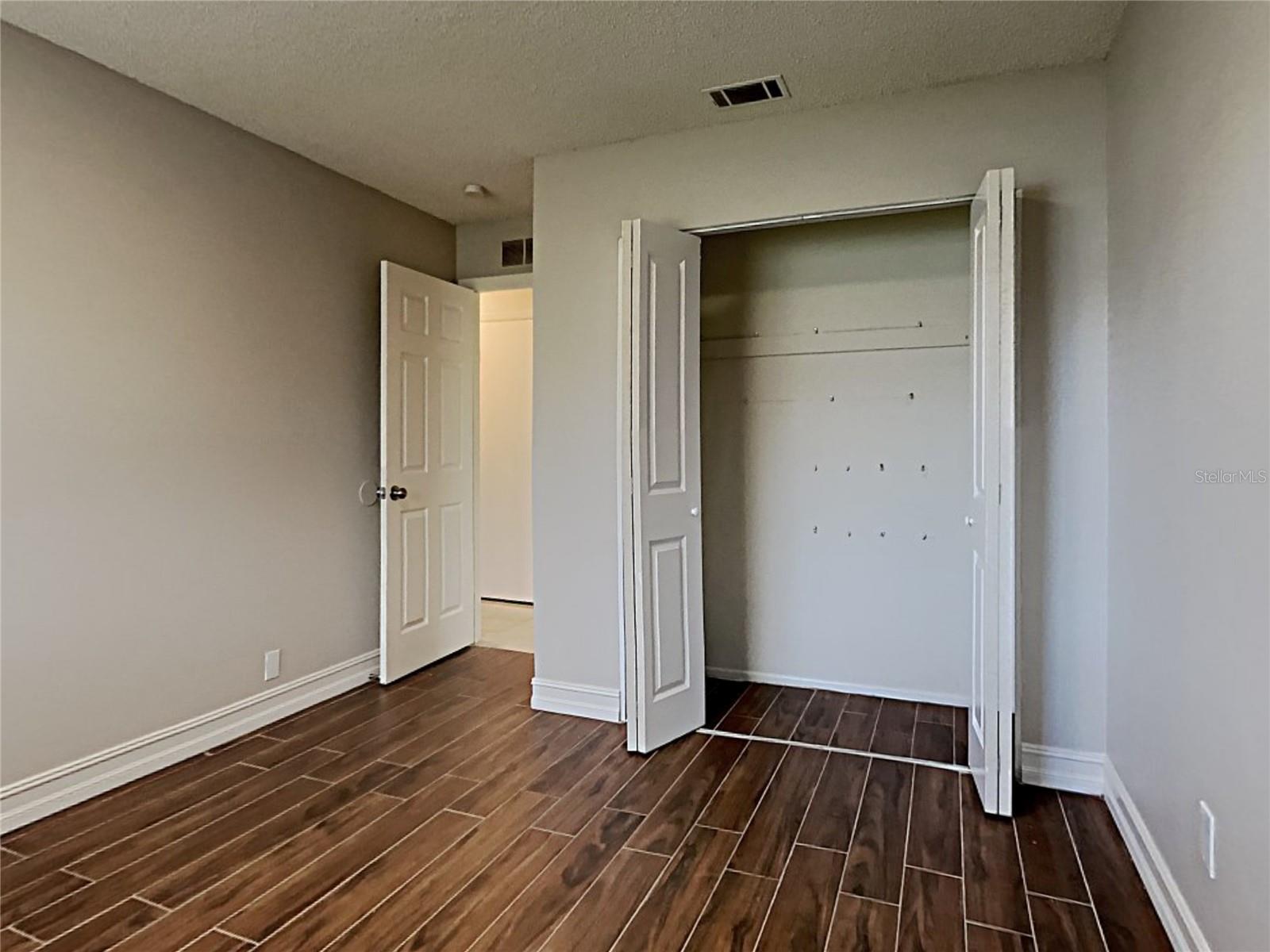 SKY LAKE SOUTH - Residential