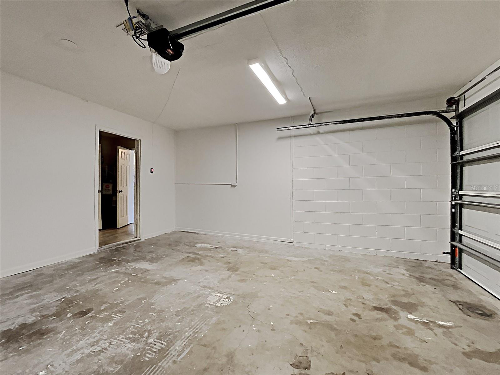 SKY LAKE SOUTH - Residential