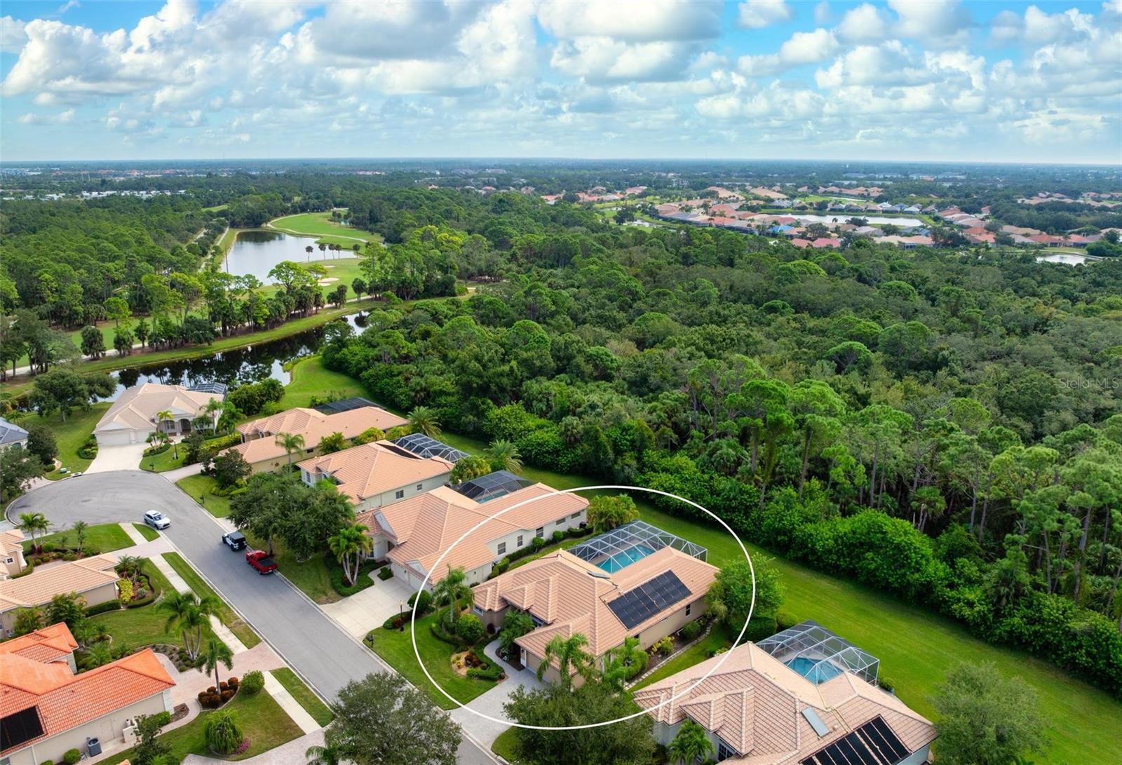 PELICAN POINTE GOLF & COUNTRY CLUB - Residential