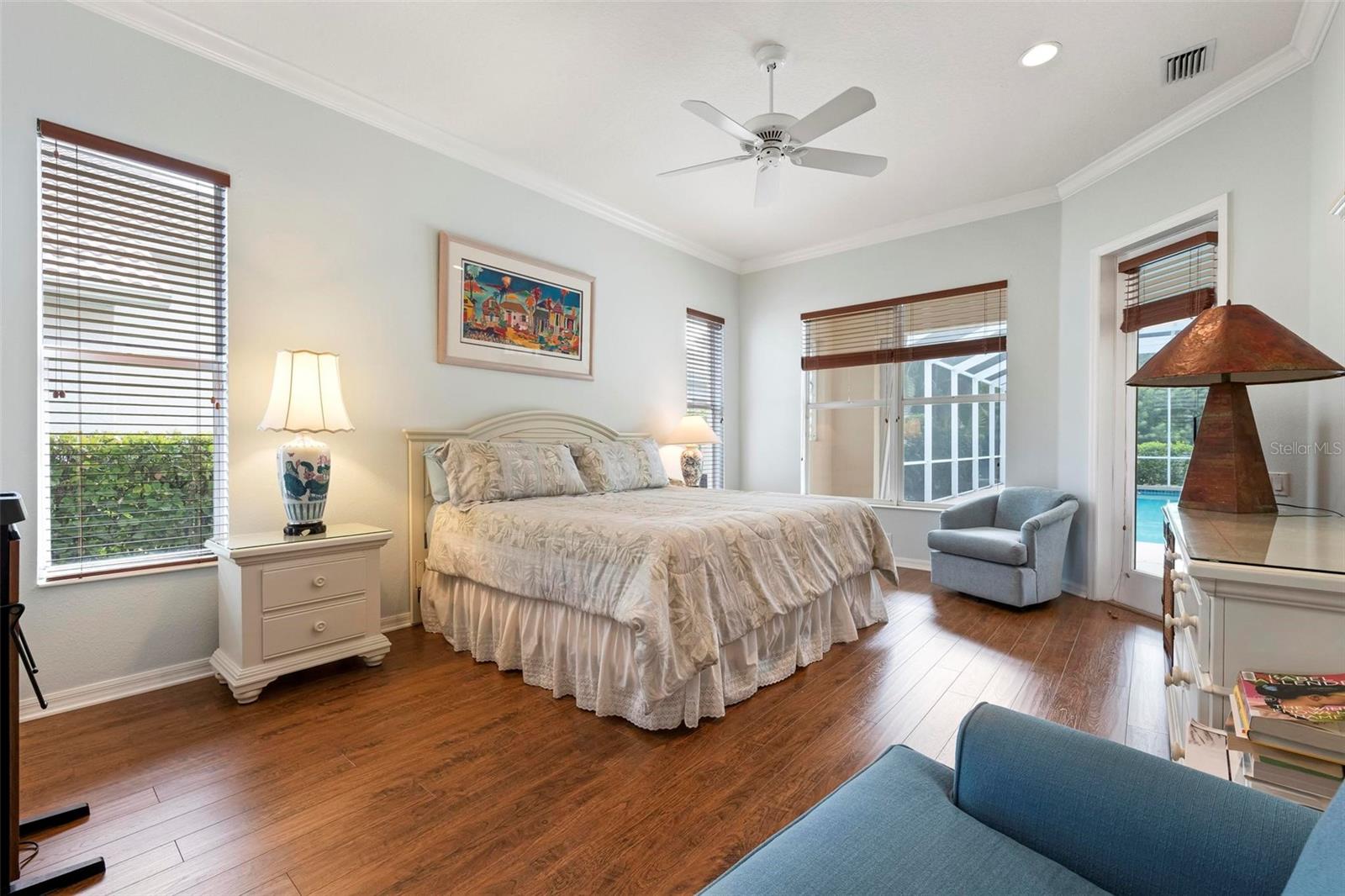 PELICAN POINTE GOLF & COUNTRY CLUB - Residential