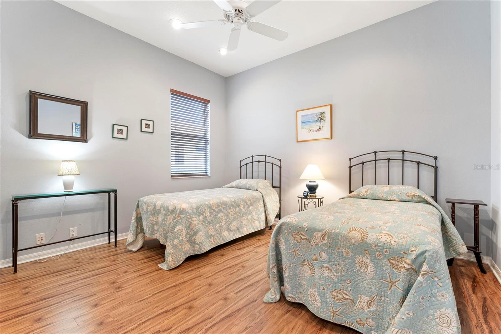 PELICAN POINTE GOLF & COUNTRY CLUB - Residential