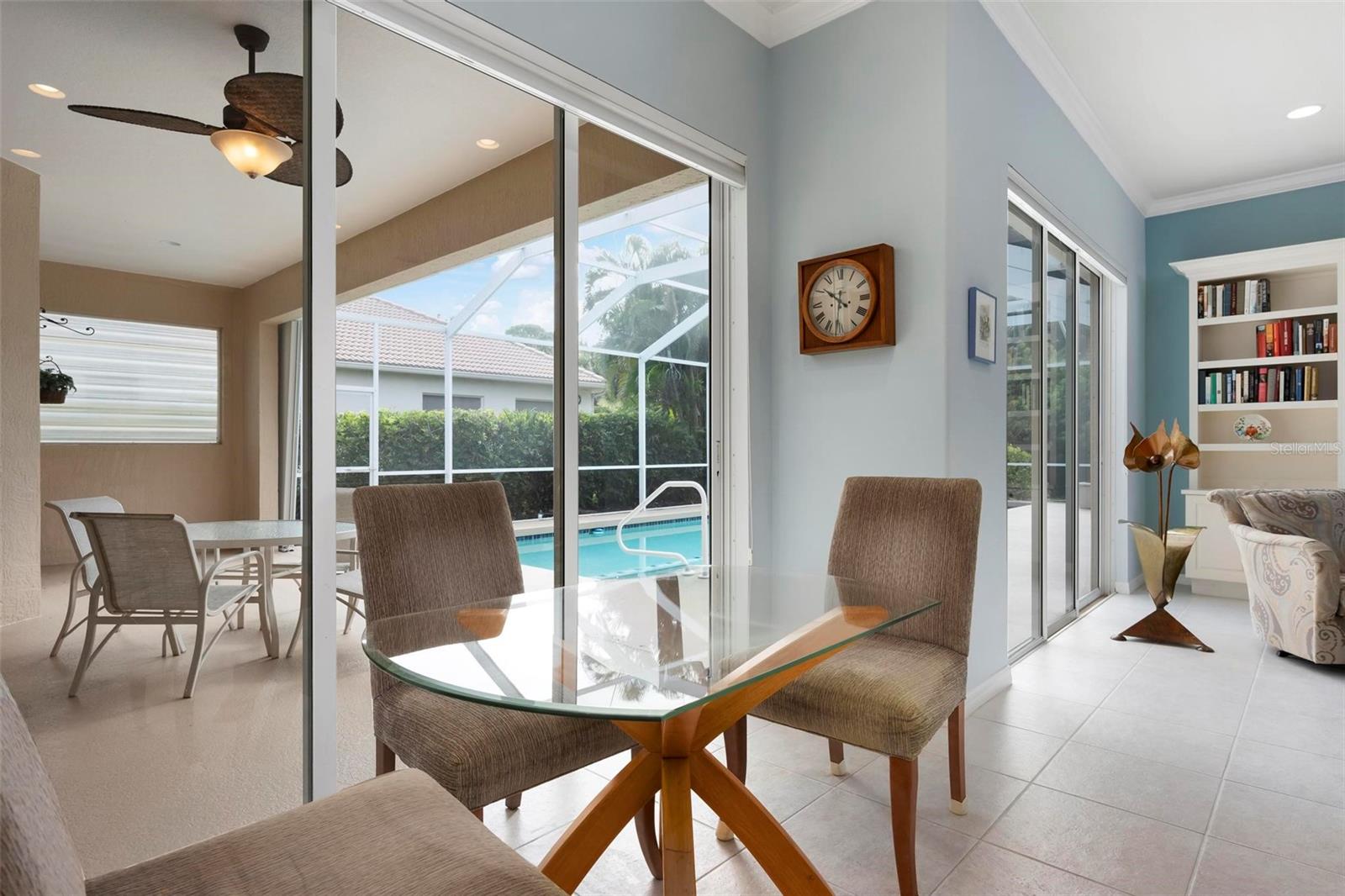 PELICAN POINTE GOLF & COUNTRY CLUB - Residential