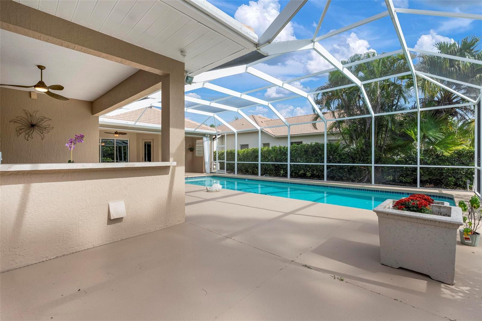 PELICAN POINTE GOLF & COUNTRY CLUB - Residential