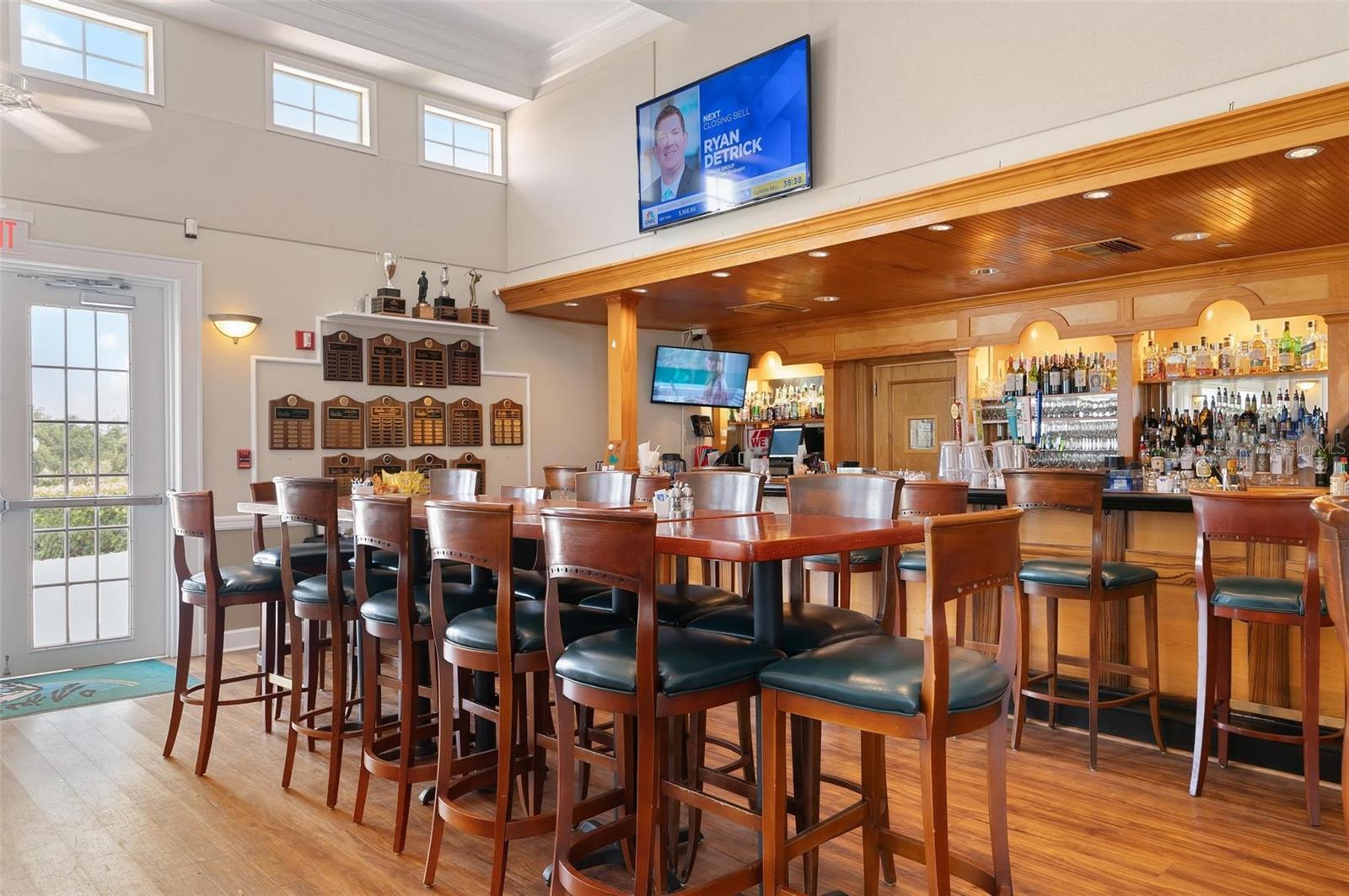 PELICAN POINTE GOLF & COUNTRY CLUB - Residential