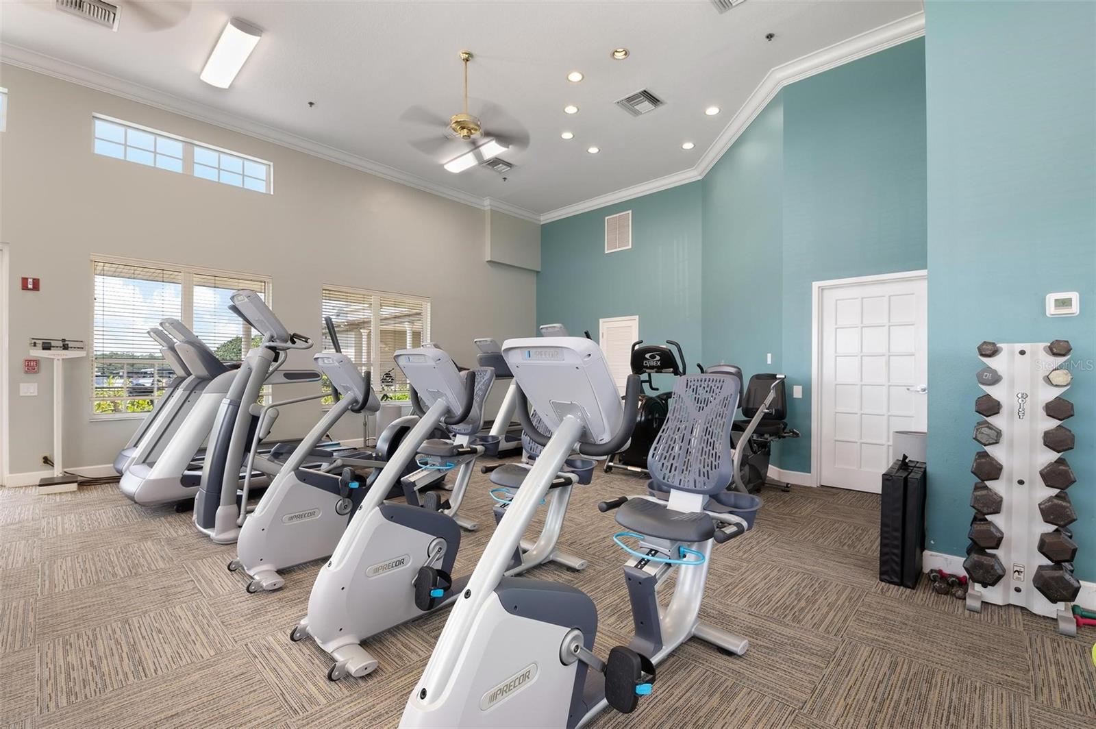 PELICAN POINTE GOLF & COUNTRY CLUB - Residential