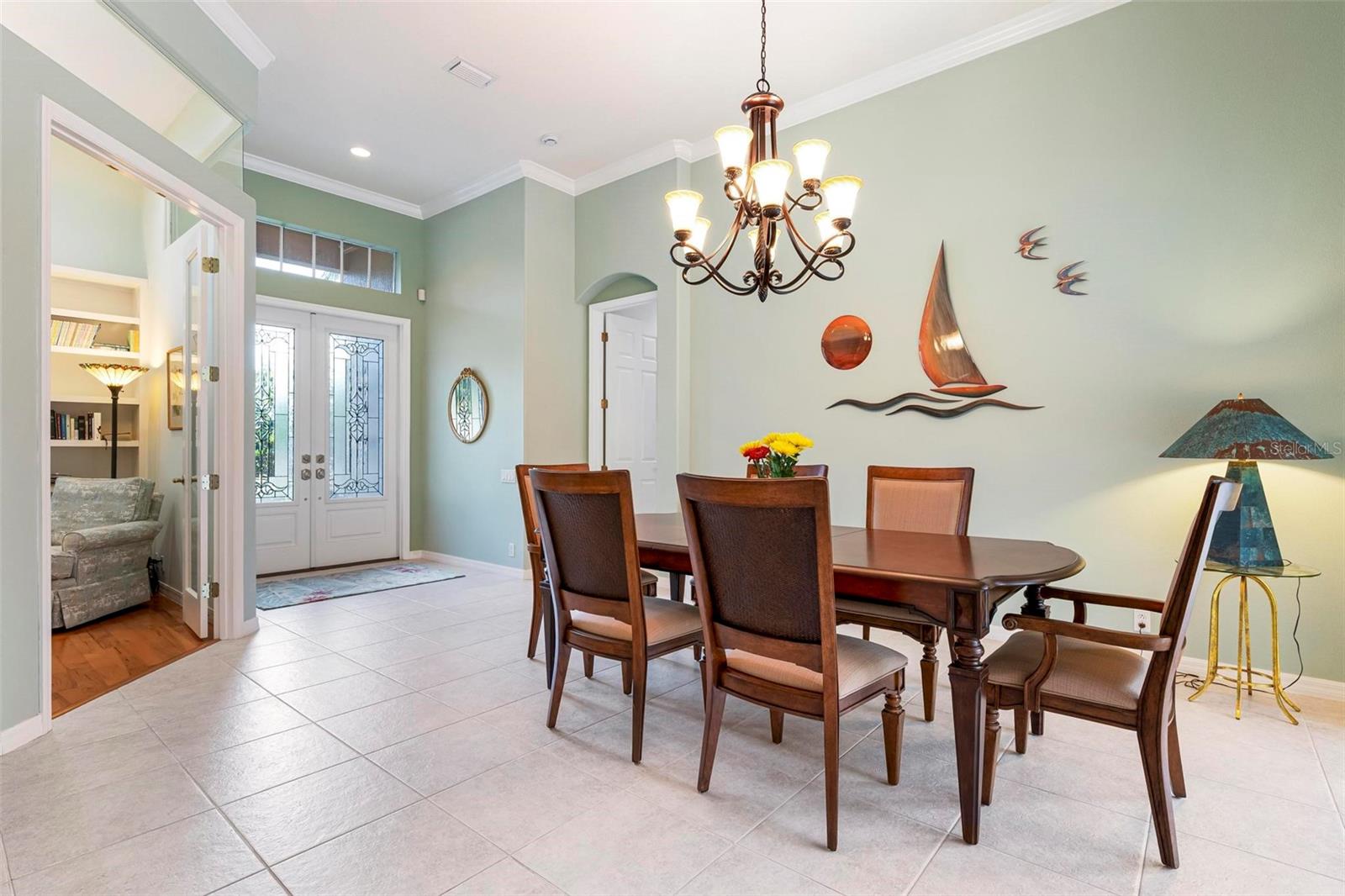 PELICAN POINTE GOLF & COUNTRY CLUB - Residential
