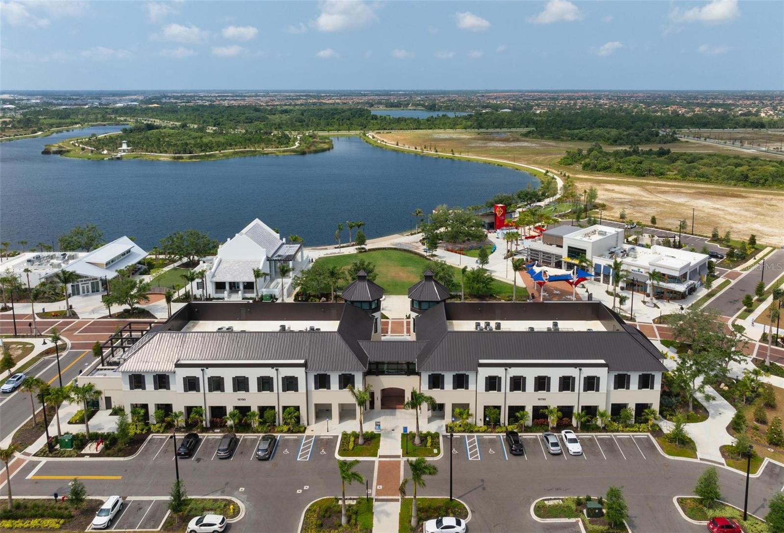 PELICAN POINTE GOLF & COUNTRY CLUB - Residential