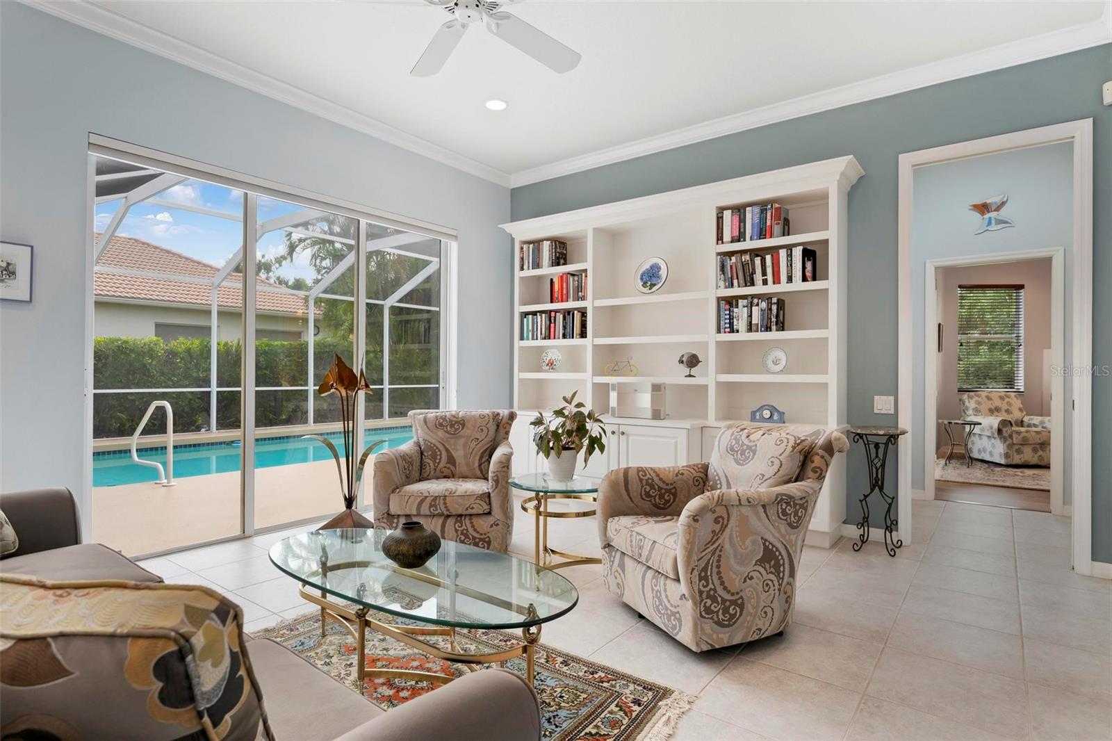 PELICAN POINTE GOLF & COUNTRY CLUB - Residential