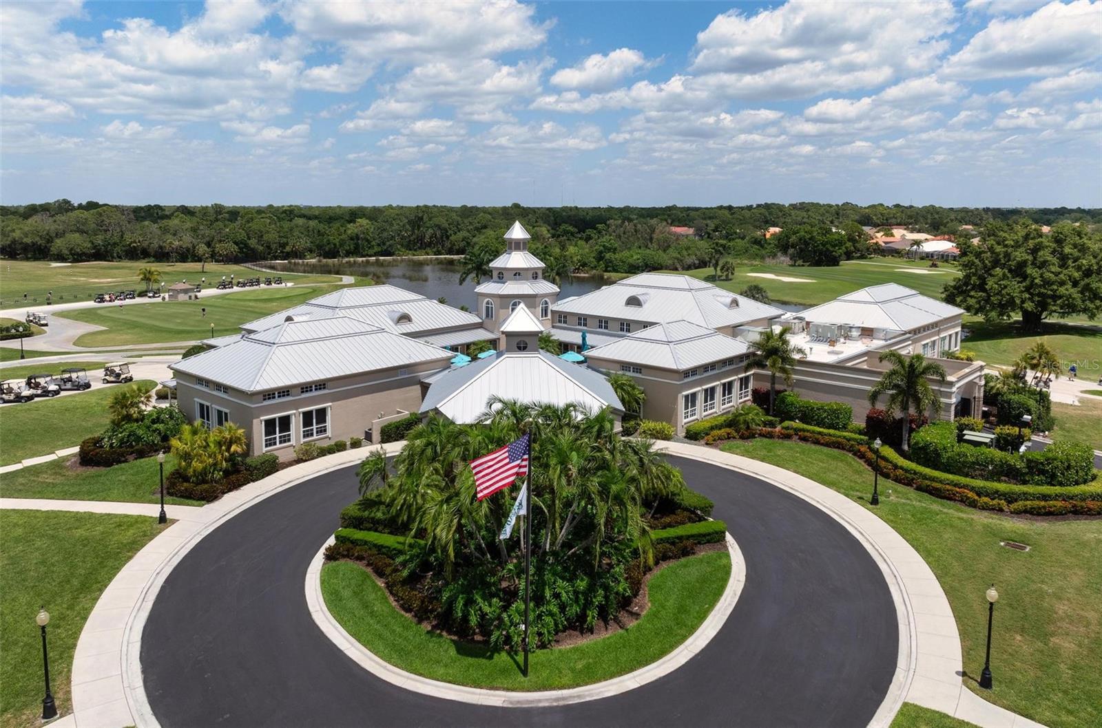 PELICAN POINTE GOLF & COUNTRY CLUB - Residential